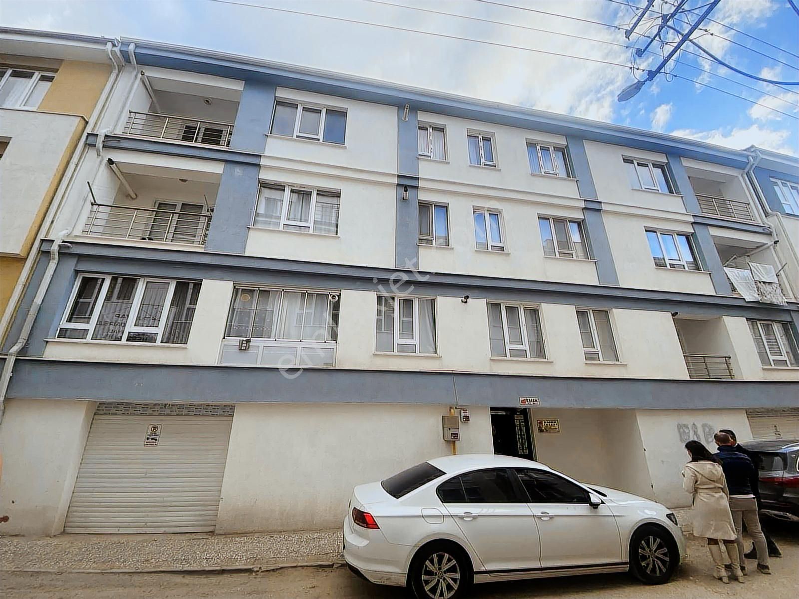 Sütlüce'de Satılık, Çift Balkonlu , Geniş 2+1 Daire