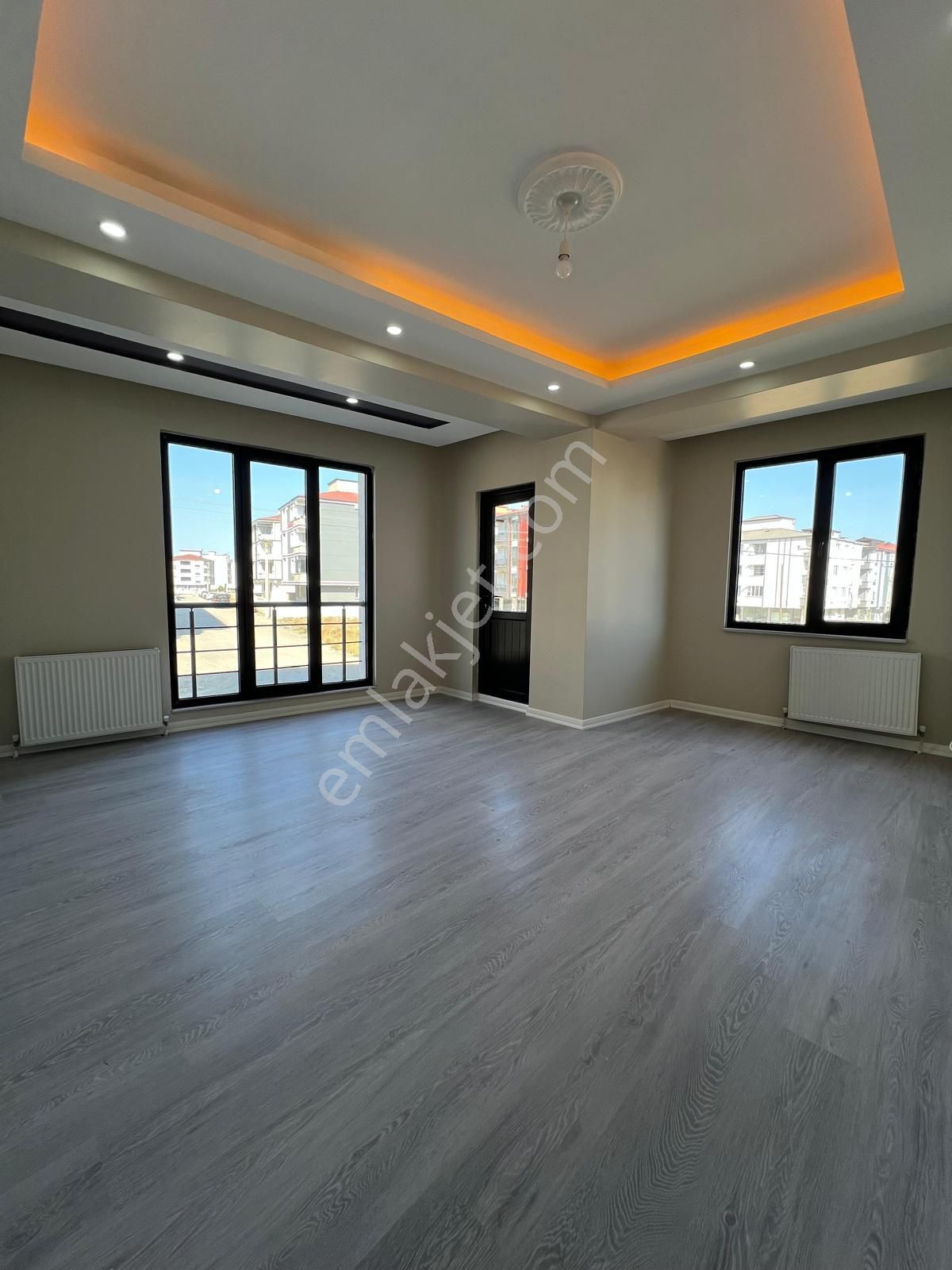 Okullara Yakın Çift Balkonlu 3+1 120m2 Fırsat Lüks Daire - Görsel 3