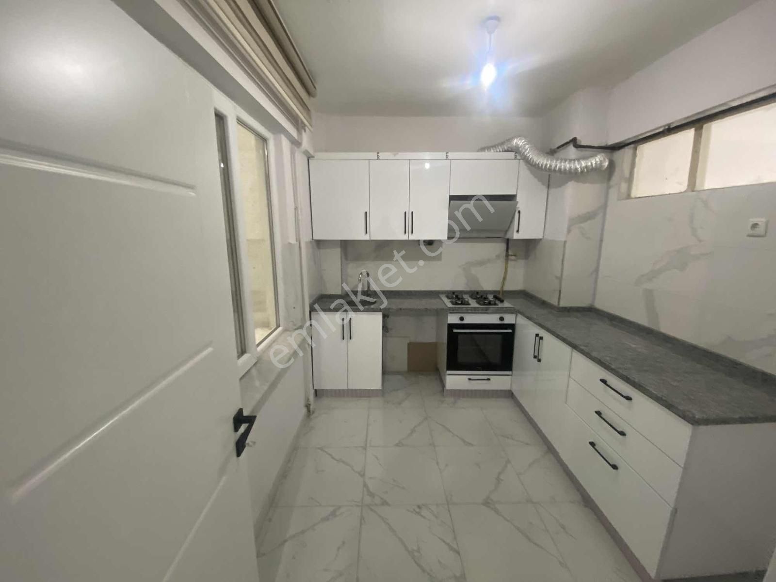 Taşköprü Cad Üzeri, Özbesin Karşısı, İçi Sıfırlanmış 3+1 Satılık - Görsel 3