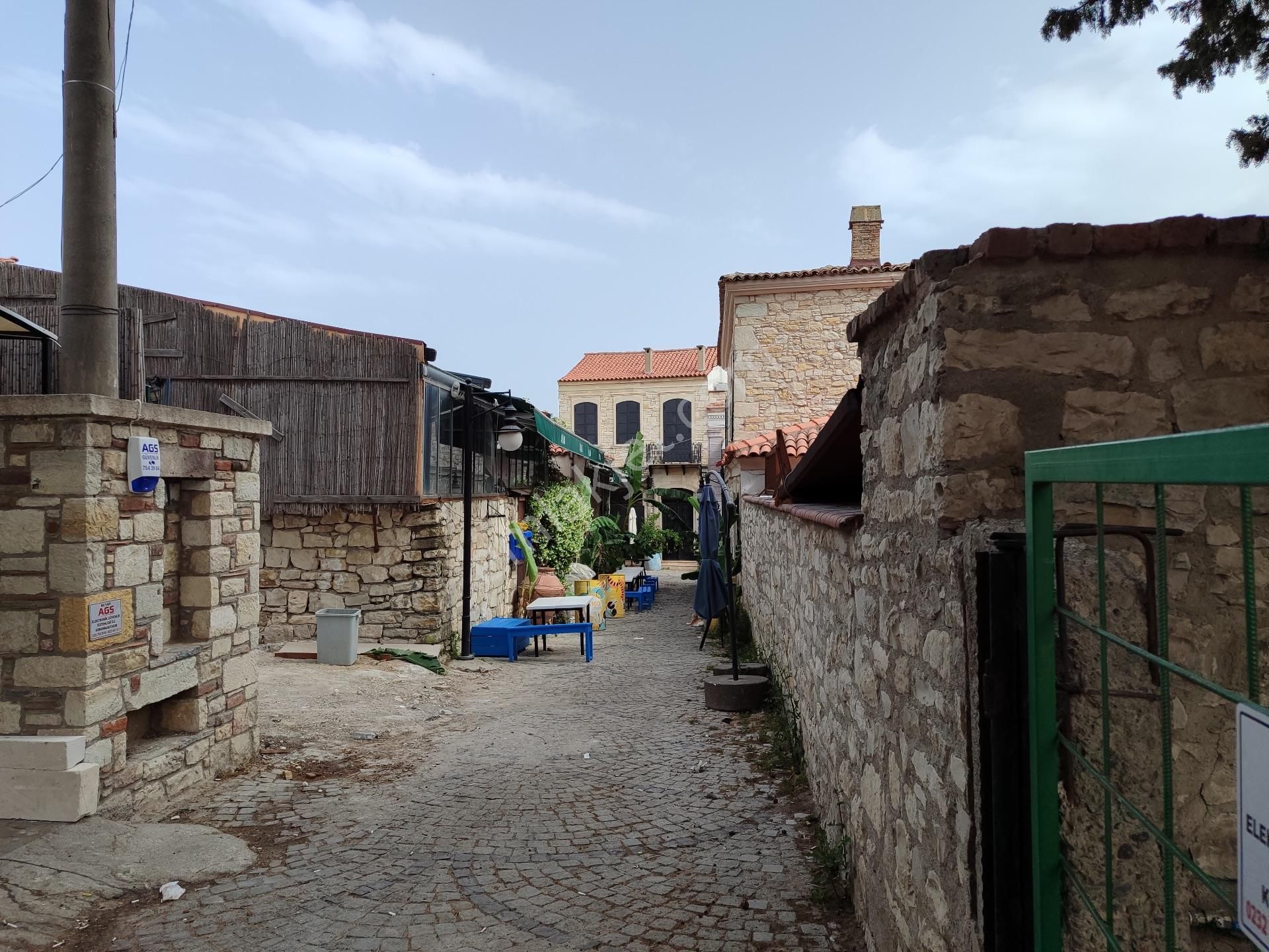 Urla Sanat Sokağında Satılık Arsa Fırsatını Kaçırmayın - Görsel 8