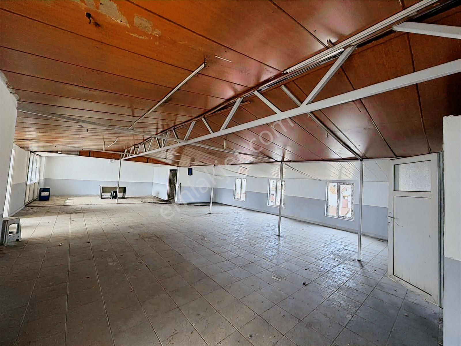 Önlü'den Mehmet Akif'de 450m2 İki Katlı Kullanışlı İş Hanı - Görsel 28