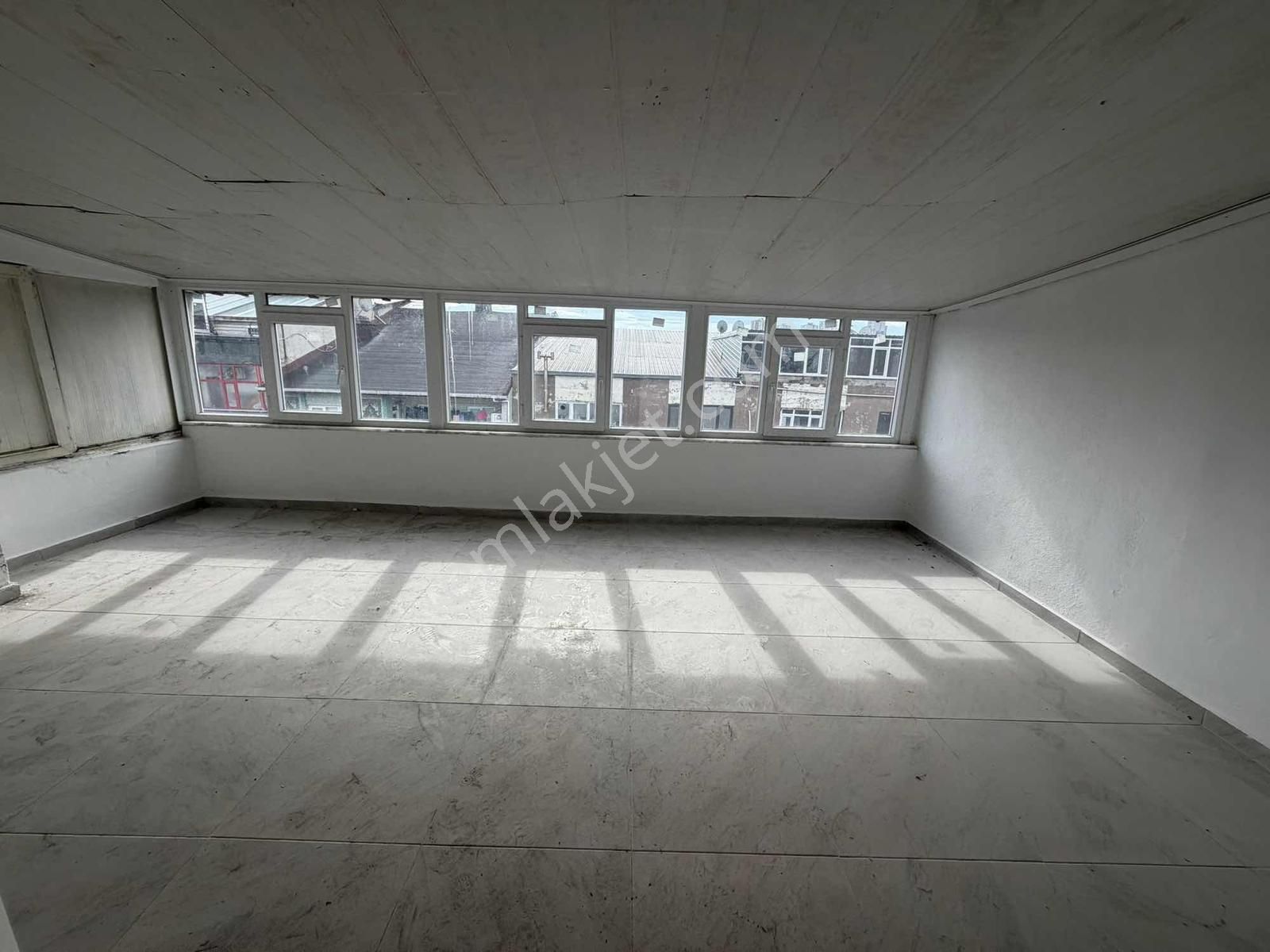 Önlü'den Mehmet Akif'de 450m2 İki Katlı Kullanışlı İş Hanı - Görsel 32