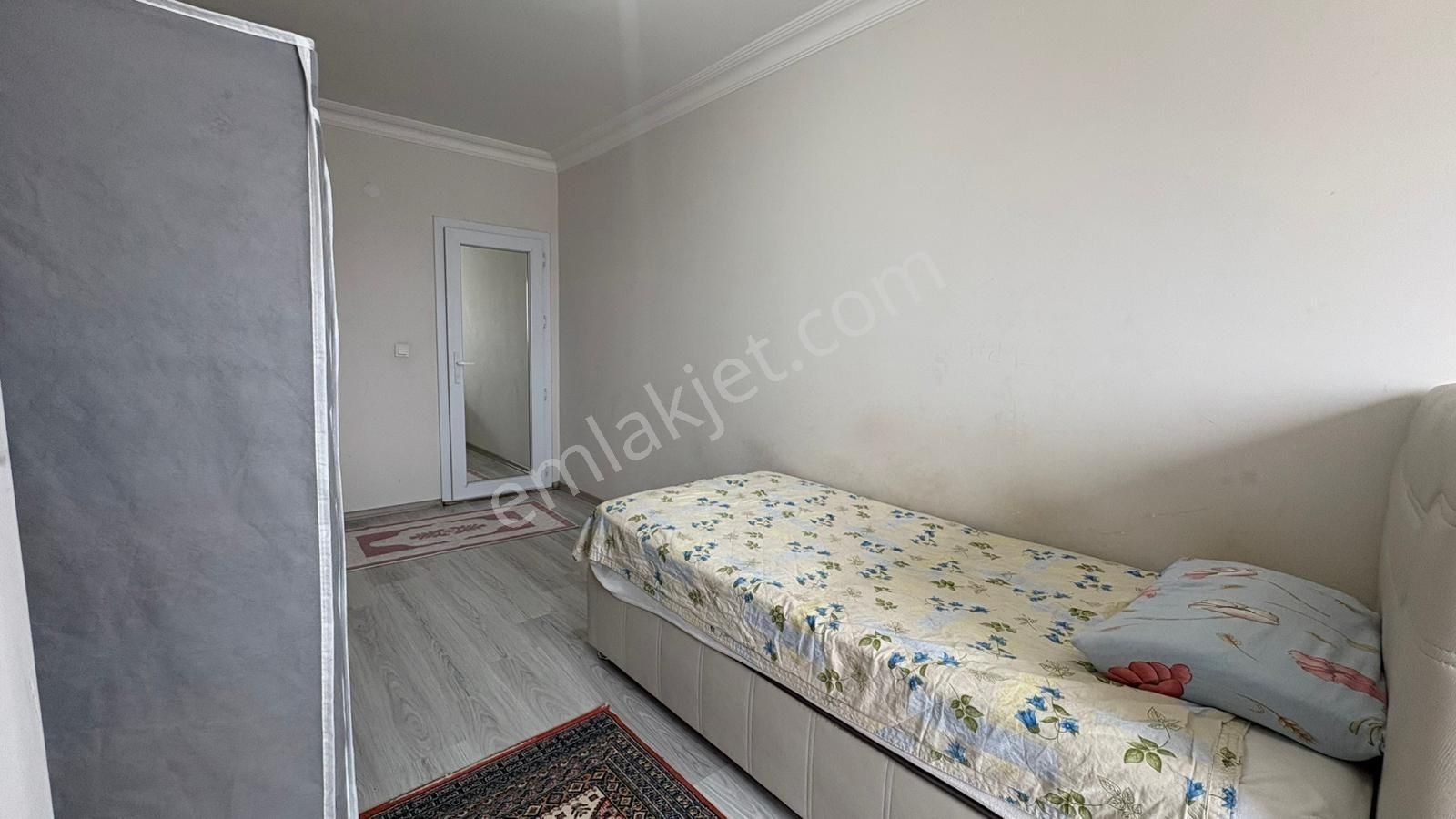 Cumhuriyet Mahallesinde Önü Açık,göl Manzaralı 2+1 Kiralık Daire - Görsel 3