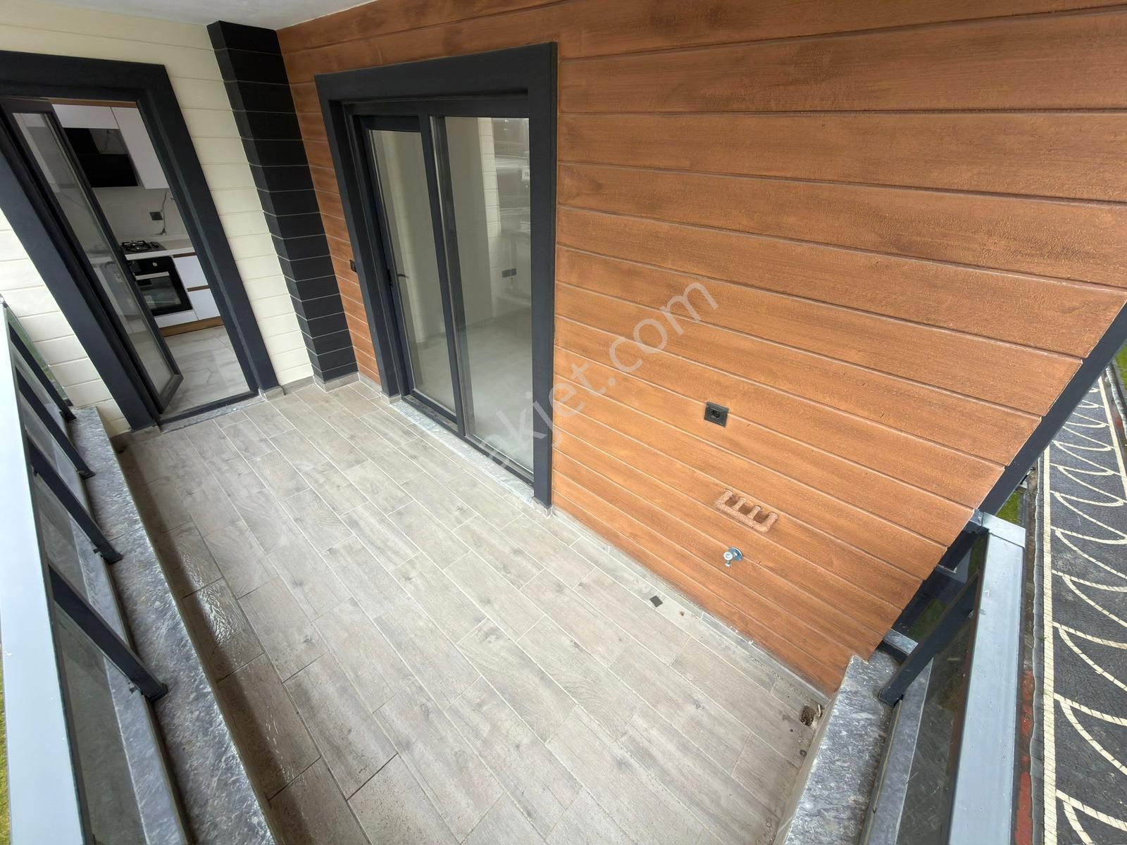 🏡 Referans'tan Altınkum'da Ön Cephe Ebeveyn Banyolu Ara Kat 2+1 Daire - Görsel 12