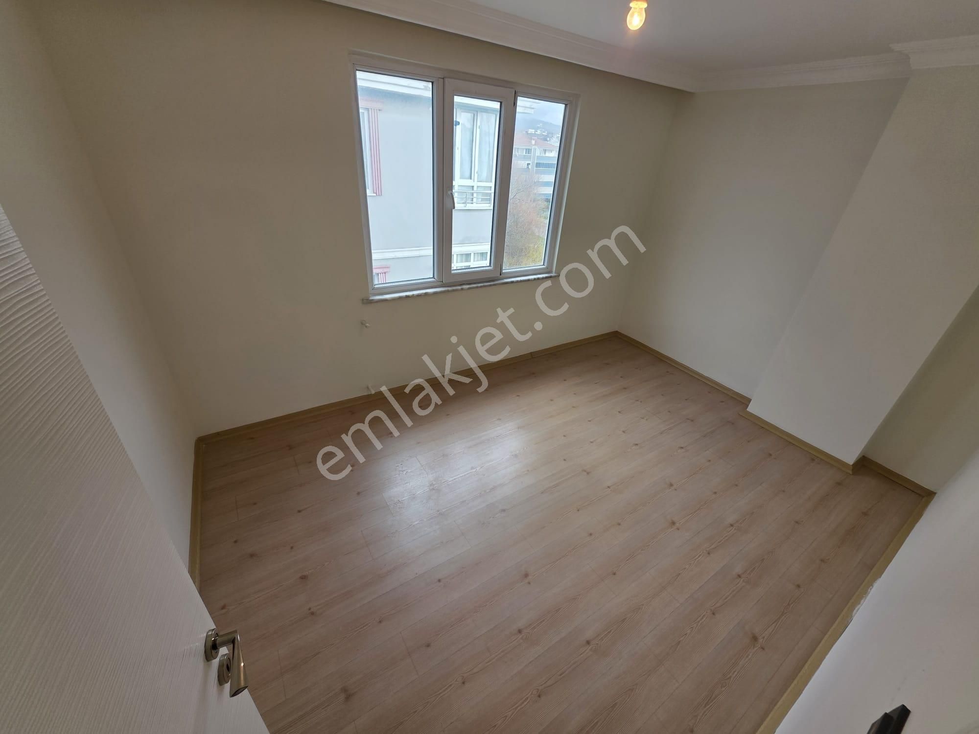 Irmaksudan Akçay Da Asansörlü Ayrı Mutfak Cift Balkon 3+1 Daire - Görsel 24