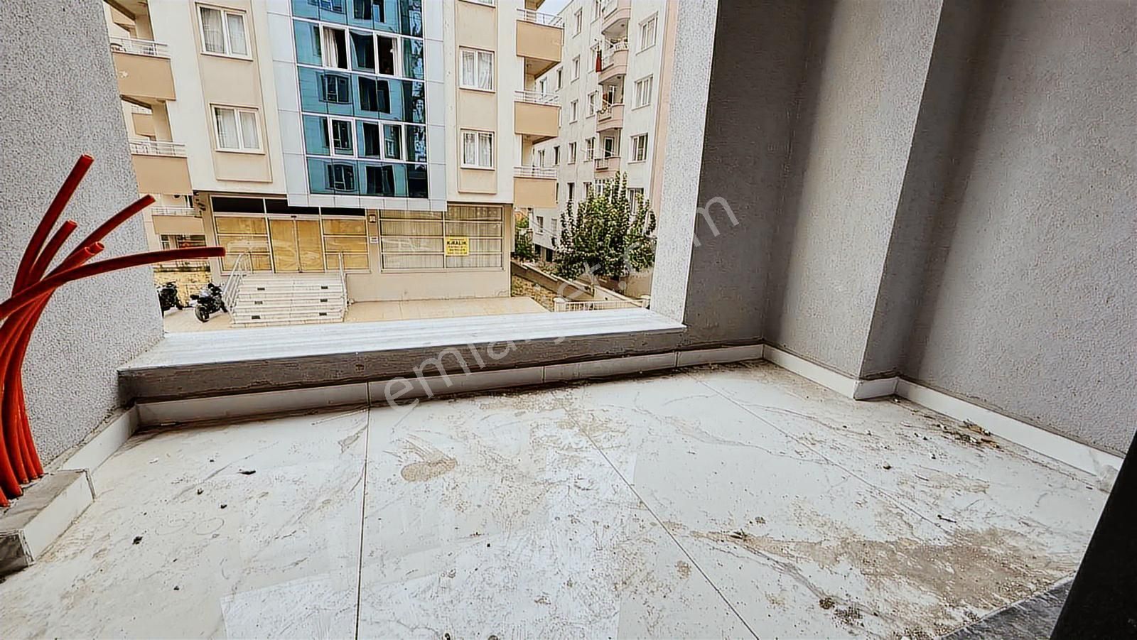 Favori'den Ünalan'da 2+0 Mükemmel Konum Acil Satılık - Görsel 2