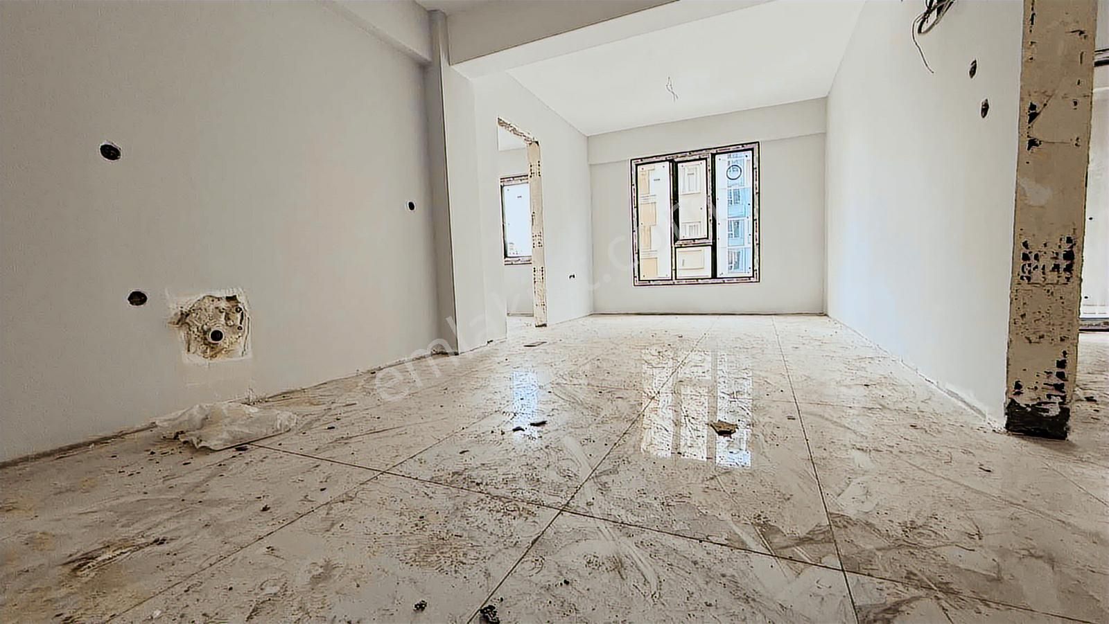 Favori'den Ünalan'da 2+0 Mükemmel Konum Acil Satılık