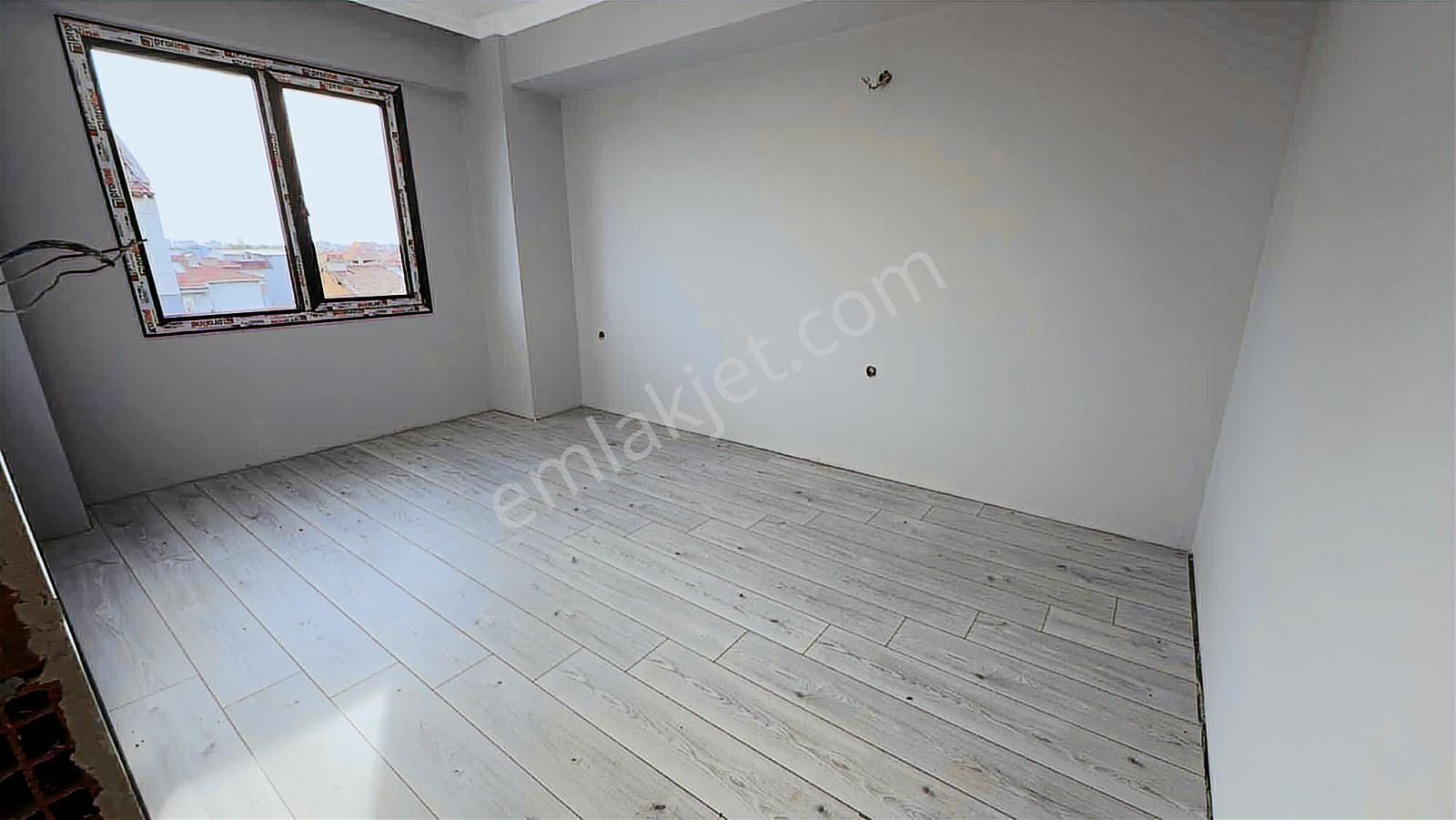 Favori'den Şekerevleri Ana Cadde Cephe 2+0 Sıfır Ara Kat - Görsel 3