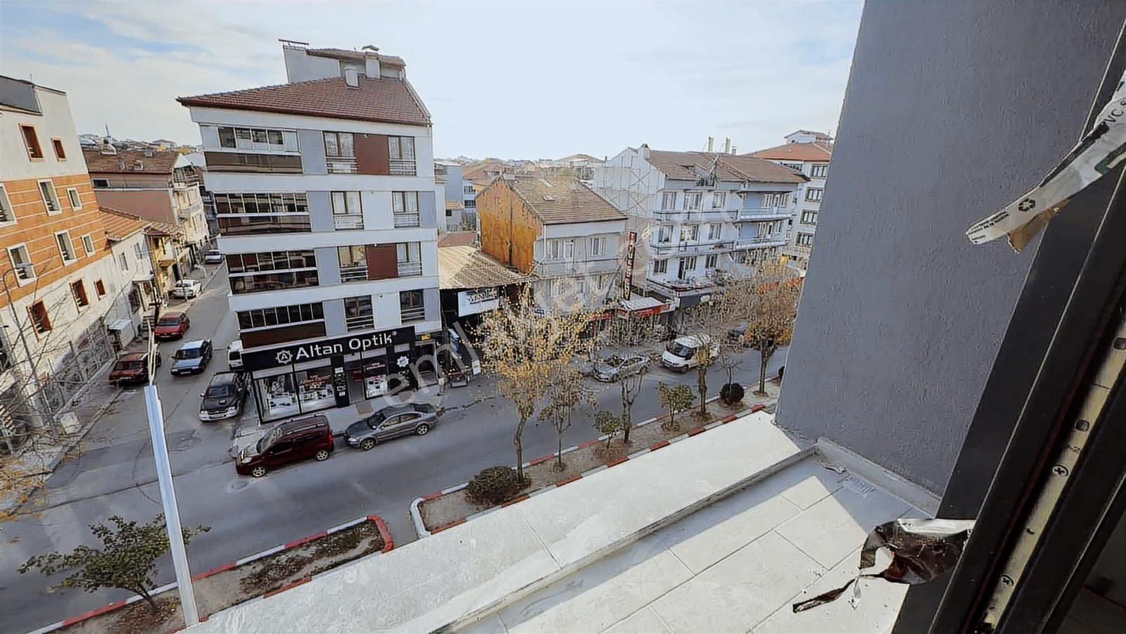 Favori'den Şekerevleri Ana Cadde Cephe 2+0 Sıfır Ara Kat - Görsel 2