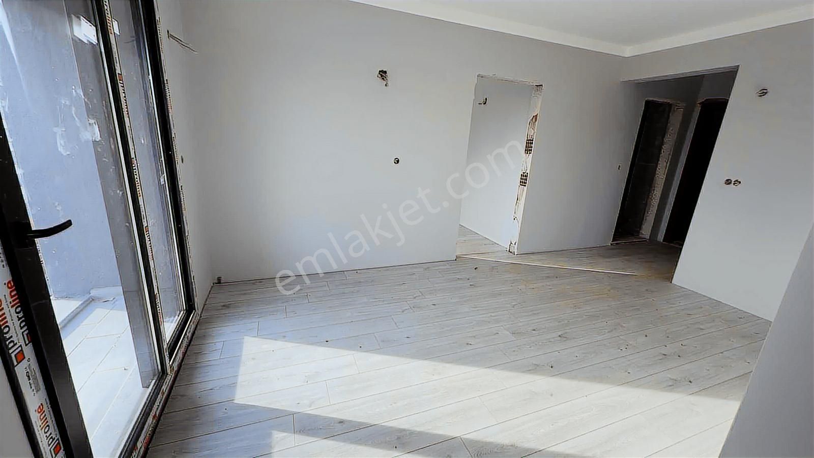 Favori'den Şekerevleri Ana Cadde Cephe 2+0 Sıfır Ara Kat - Görsel 7