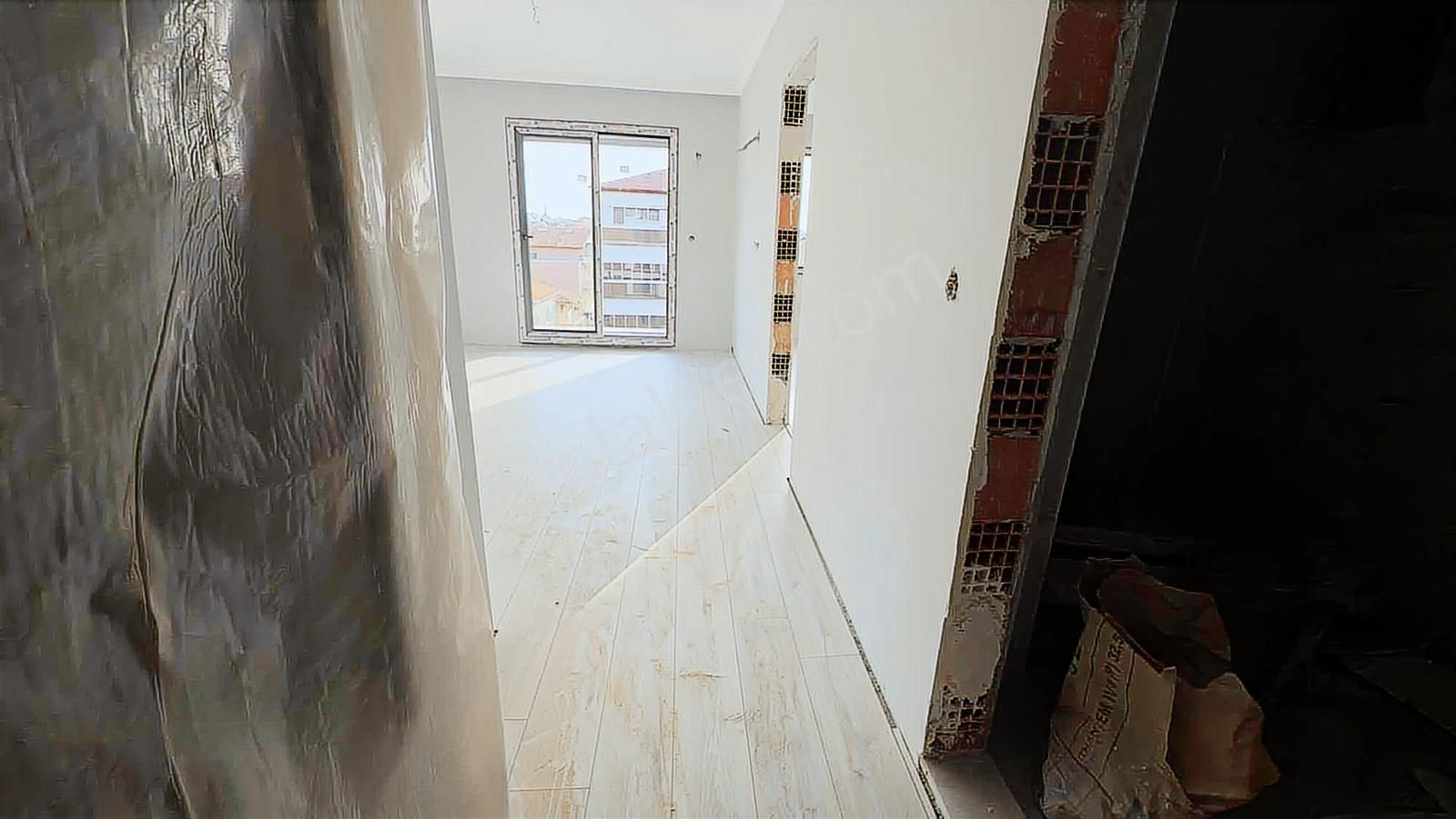 Favori'den Şekerevleri Ana Cadde Cephe 2+0 Sıfır Ara Kat - Görsel 5