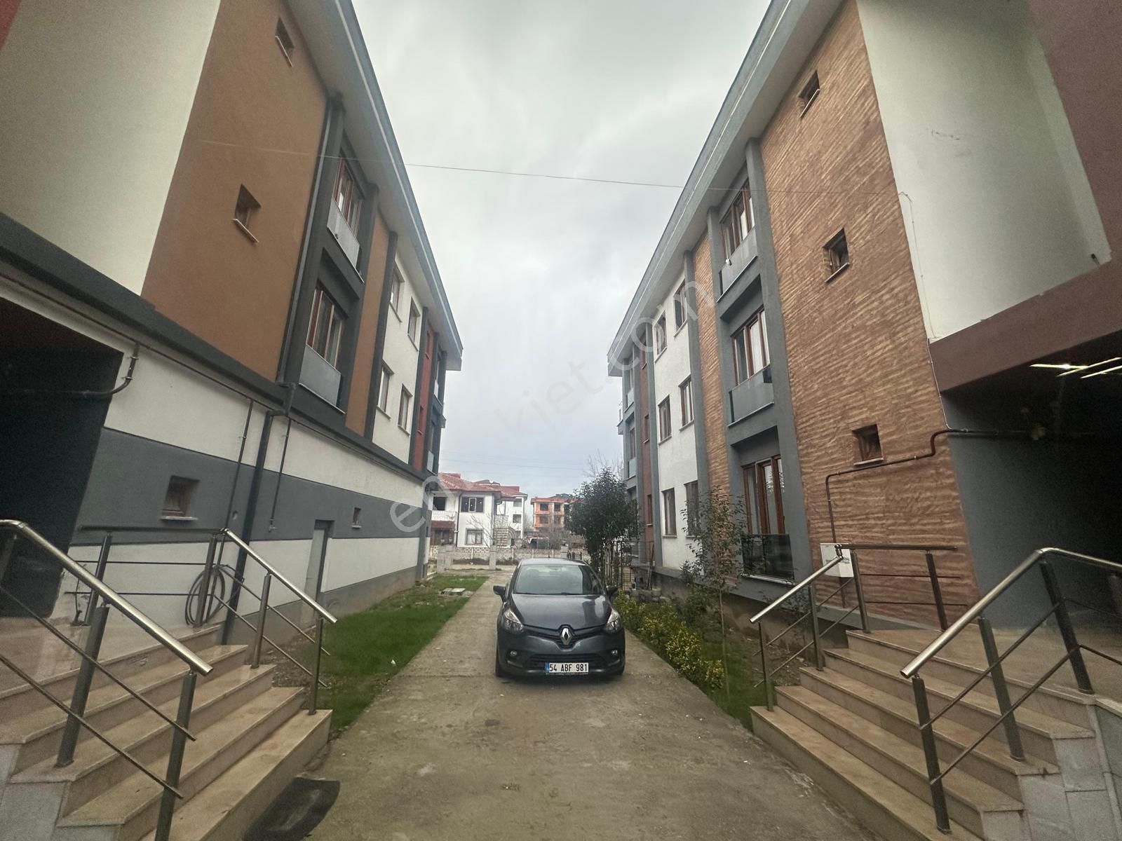 Arifiye Hanlı' Da 2+1 Arakat Ön Cephe Geniş Daire - Görsel 5