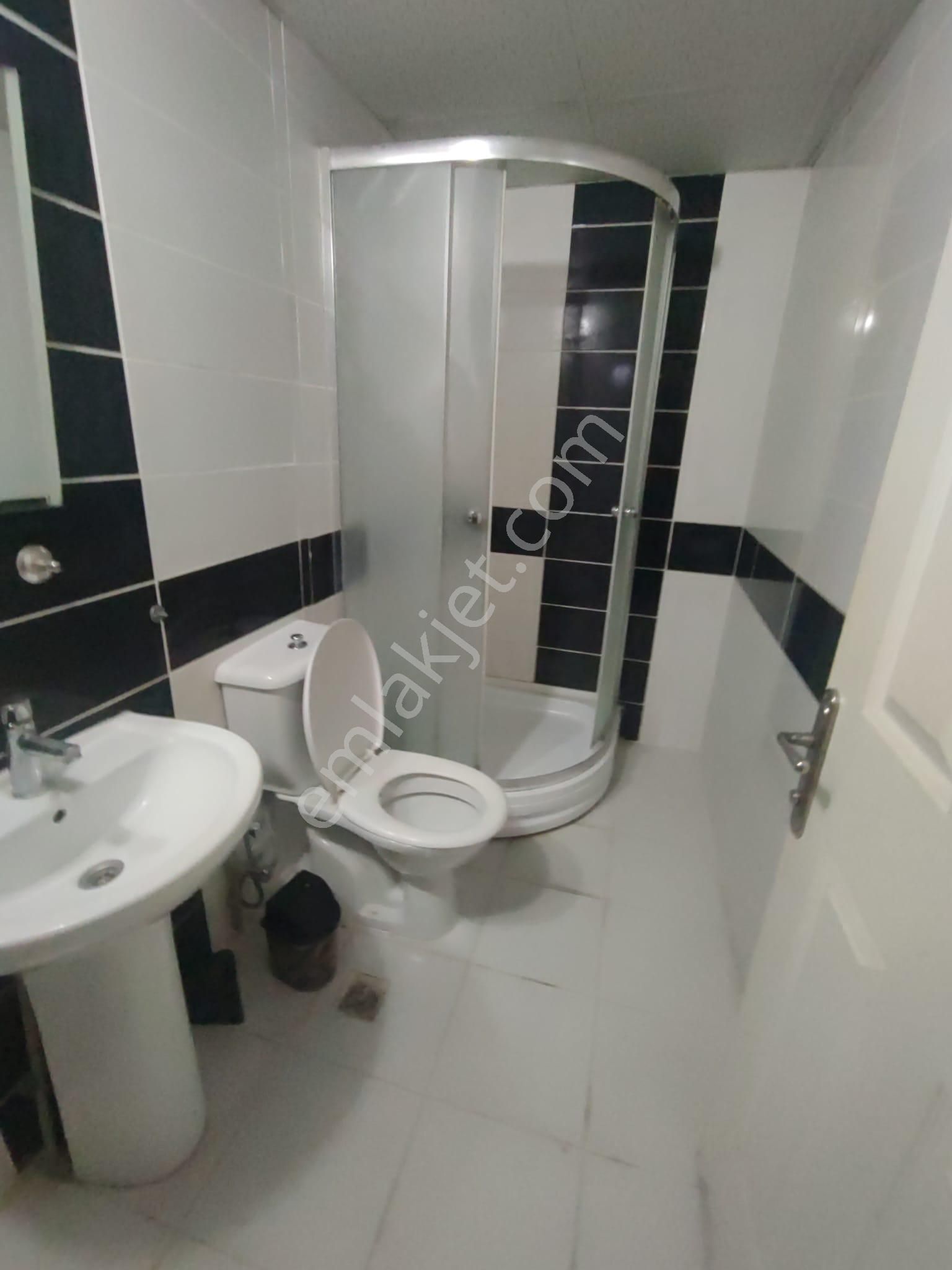 Kaan Emlaktan Arakat Çınarda 1+1 Balkonlu Kiralık Apart - Görsel 2
