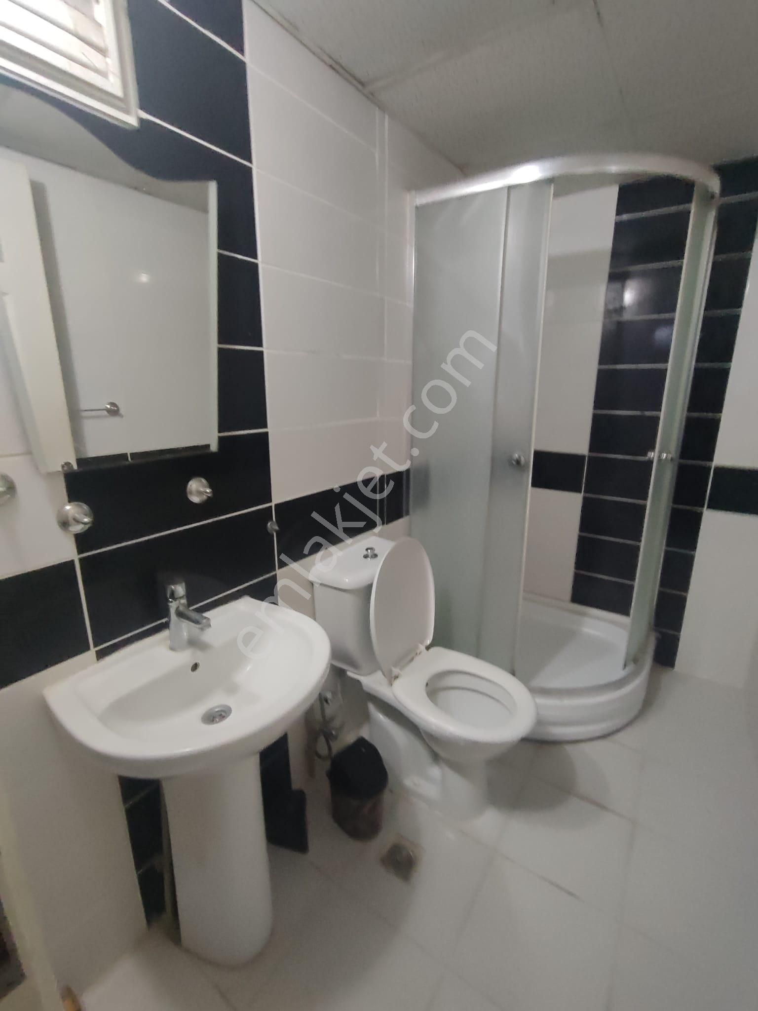 Kaan Emlaktan Arakat Çınarda 1+1 Balkonlu Kiralık Apart - Görsel 4