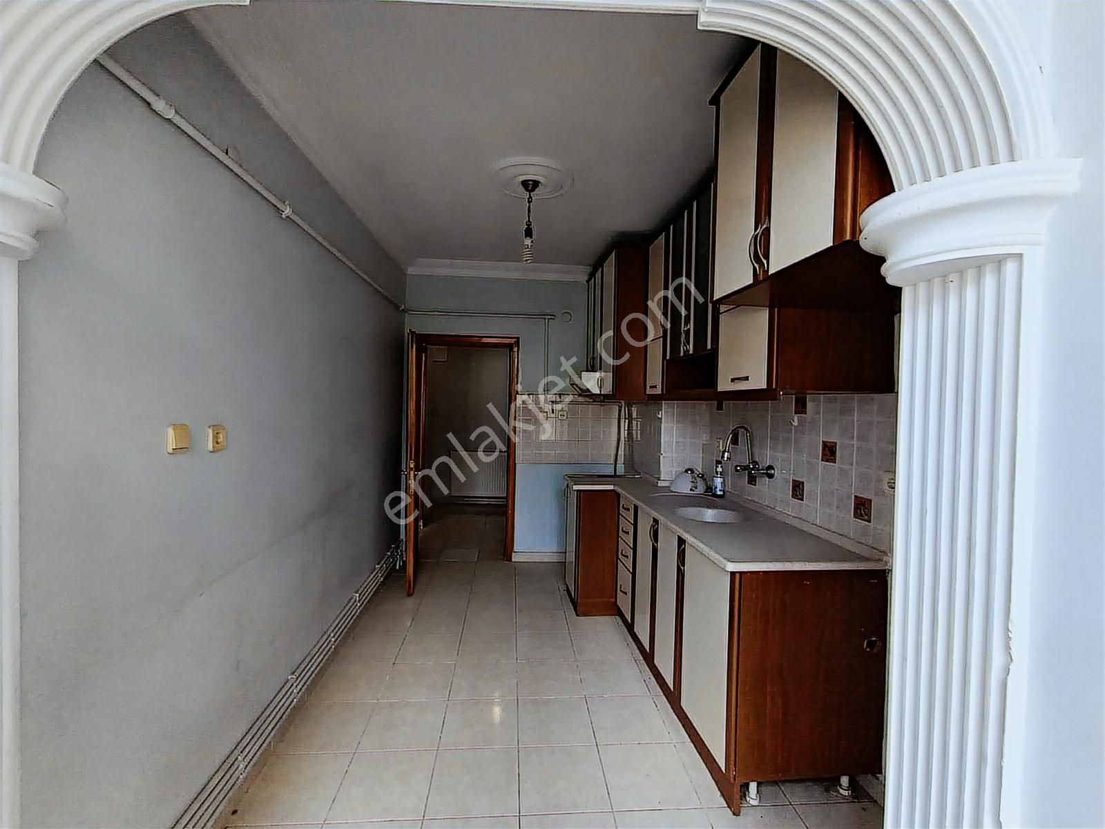 Kariyer'den Satılık Site İçi Arakt Daire - Görsel 11