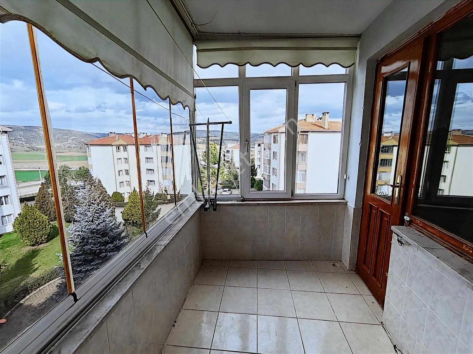 Kariyer'den Satılık Site İçi Arakt Daire - Görsel 7