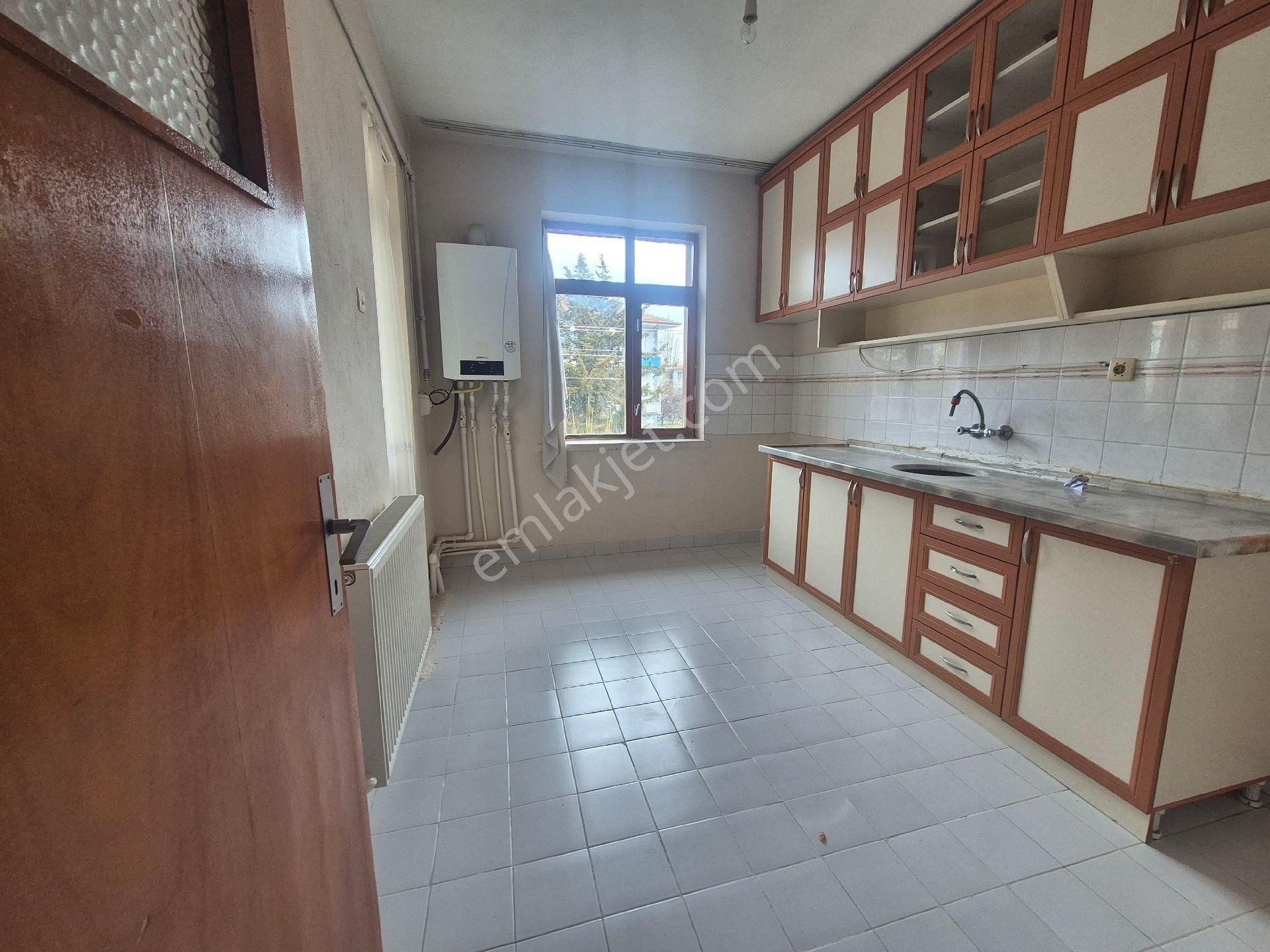 Orhan Gazi Den Kiralık 3+1 Kombili Daıre Sılle Yoluna Yürume Mesafesın De - Görsel 9