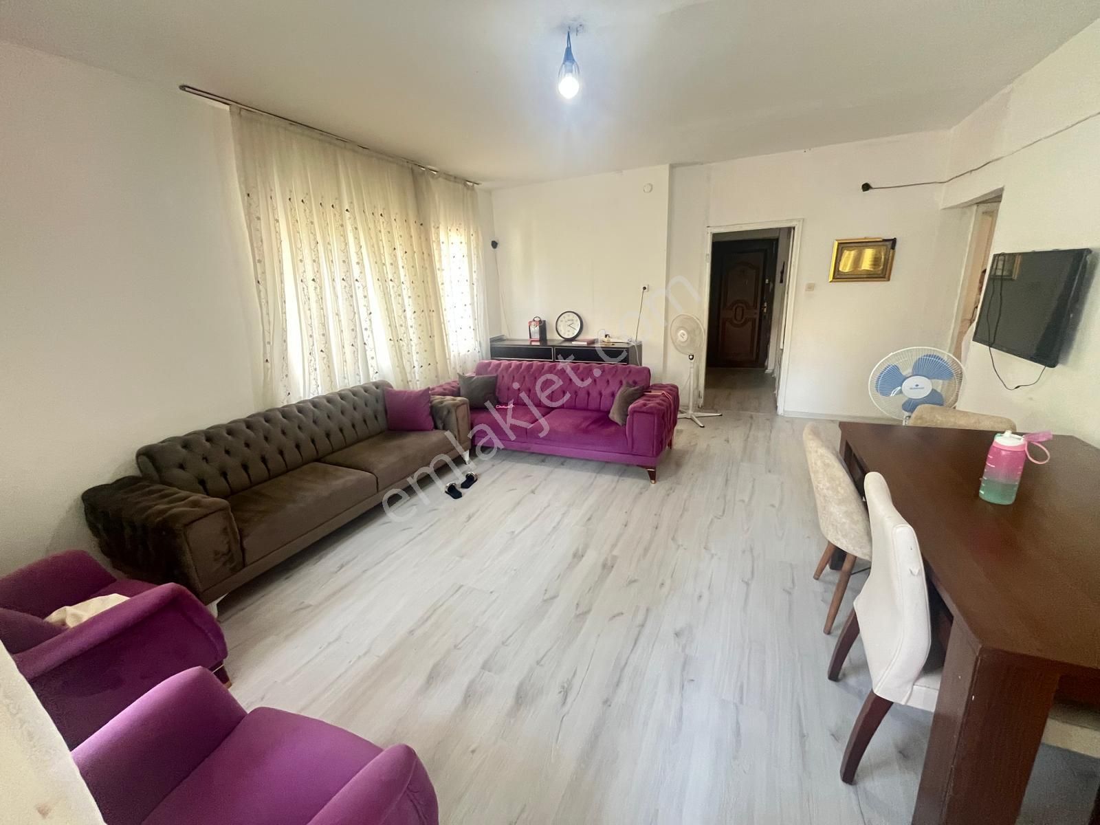 Prestij'den Hamidiye'de Ayrı Mutfak Geniş Oturumlu 2+1 Daire