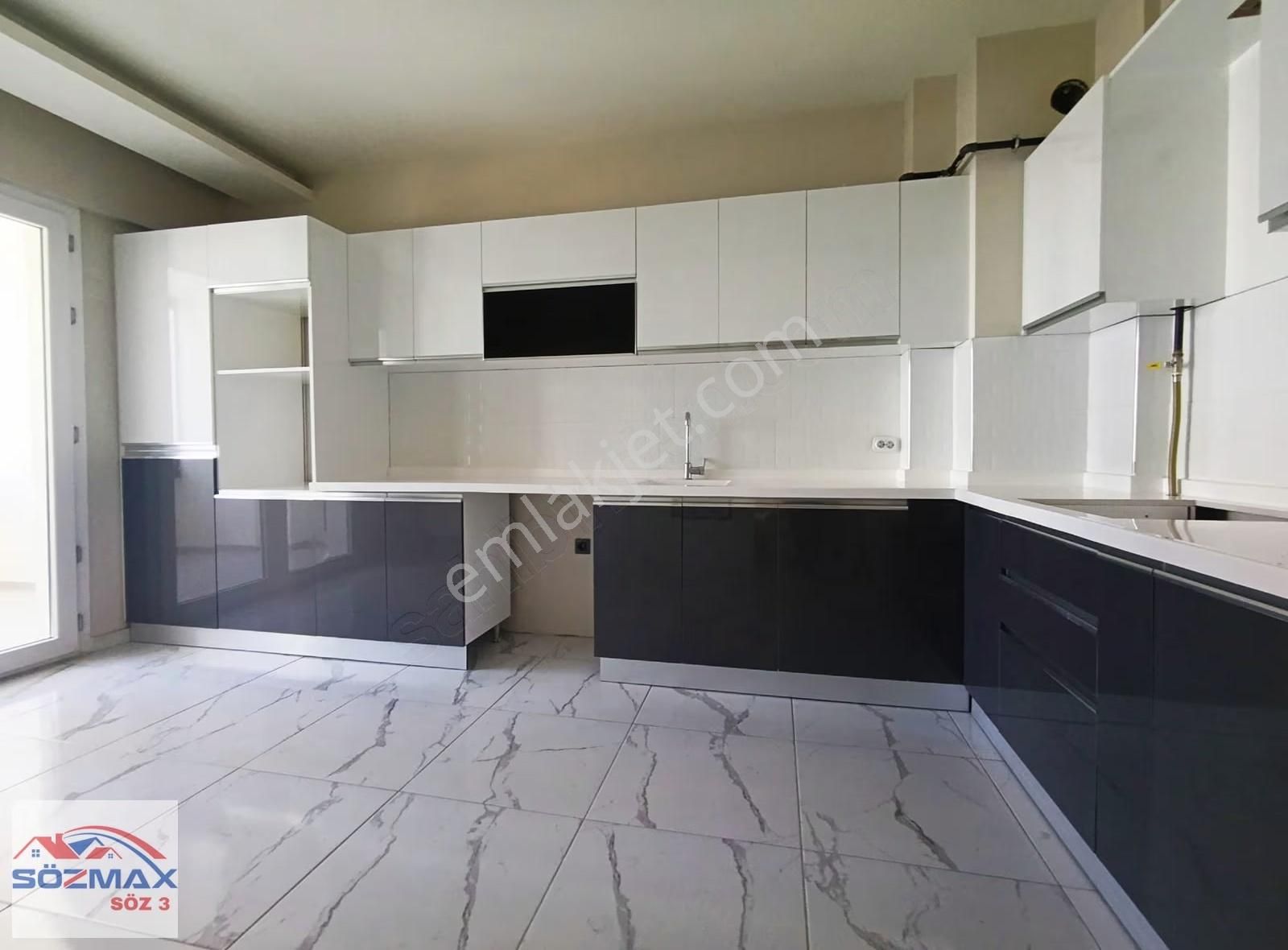 Ertuğrul Gazi Mahallesinde Çift Banyo Kiralık 3+1 Daire