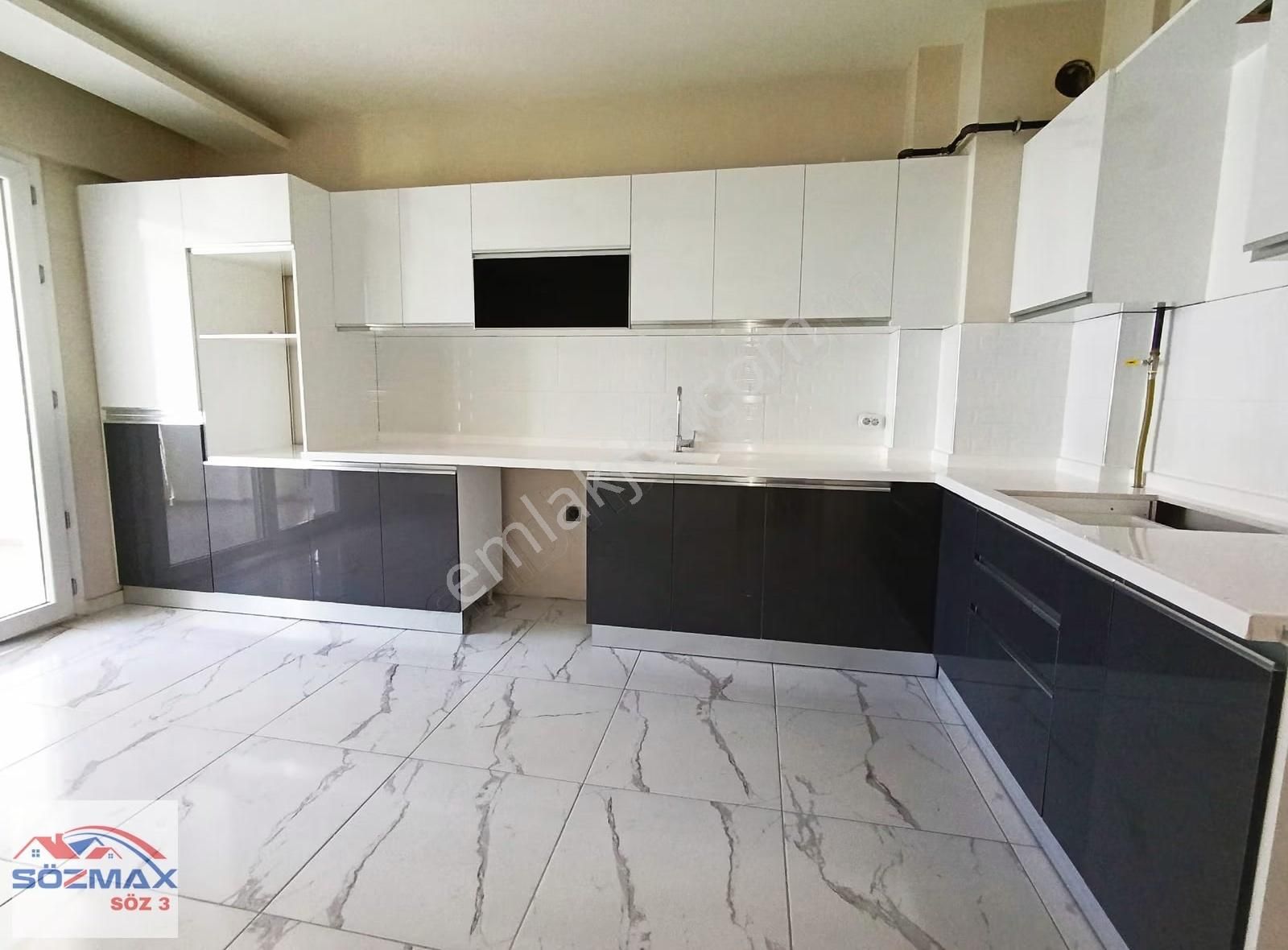 Ertuğrul Gazi Mahallesinde Çift Banyo Kiralık 3+1 Daire - Görsel 20