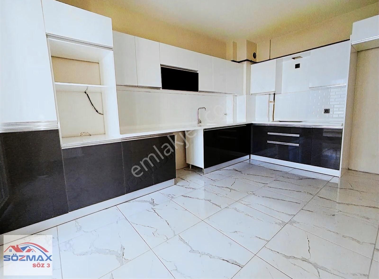 Ertuğrul Gazi Mahallesinde Çift Banyo Kiralık 3+1 Daire - Görsel 15