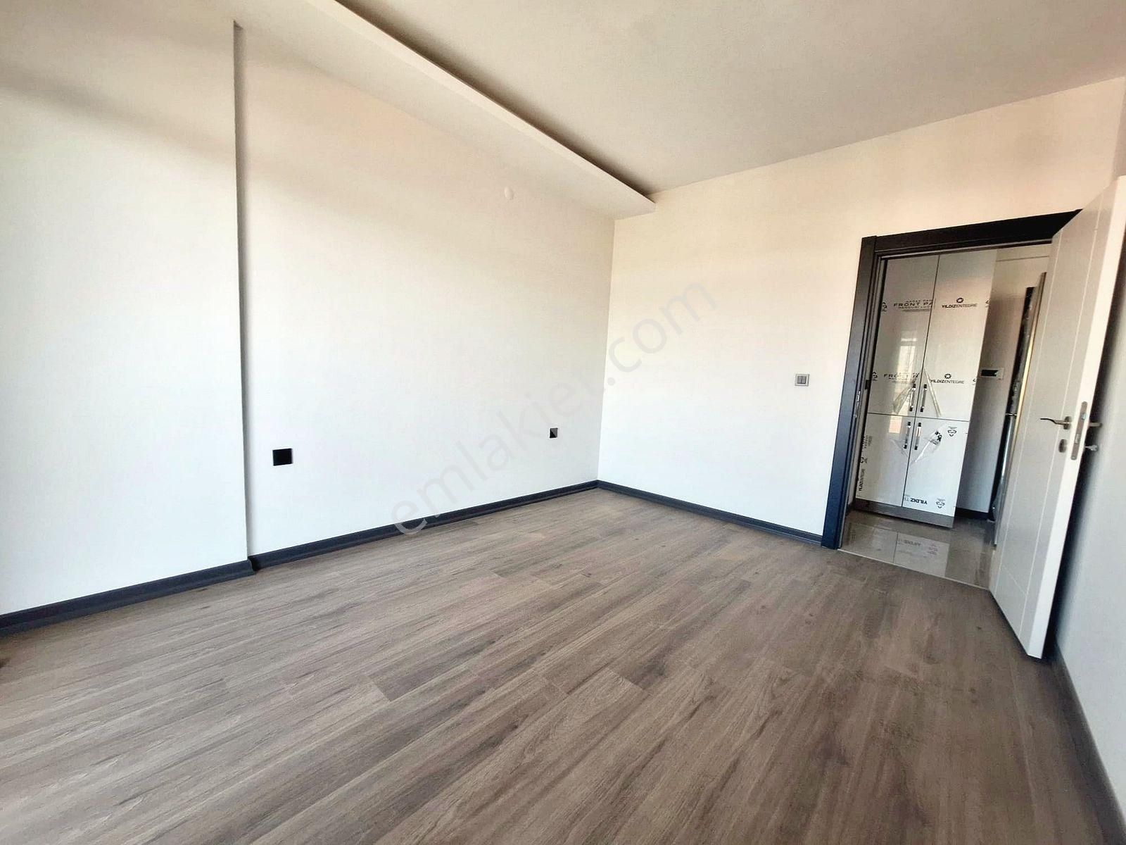 İncek Emlak'tan Geniş M2 Masrafsız İskanlı 1+1 Satılık Daire - Görsel 25