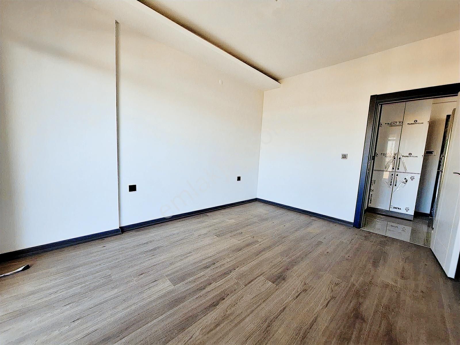 İncek Emlak'tan Geniş M2 Masrafsız İskanlı 1+1 Satılık Daire - Görsel 28