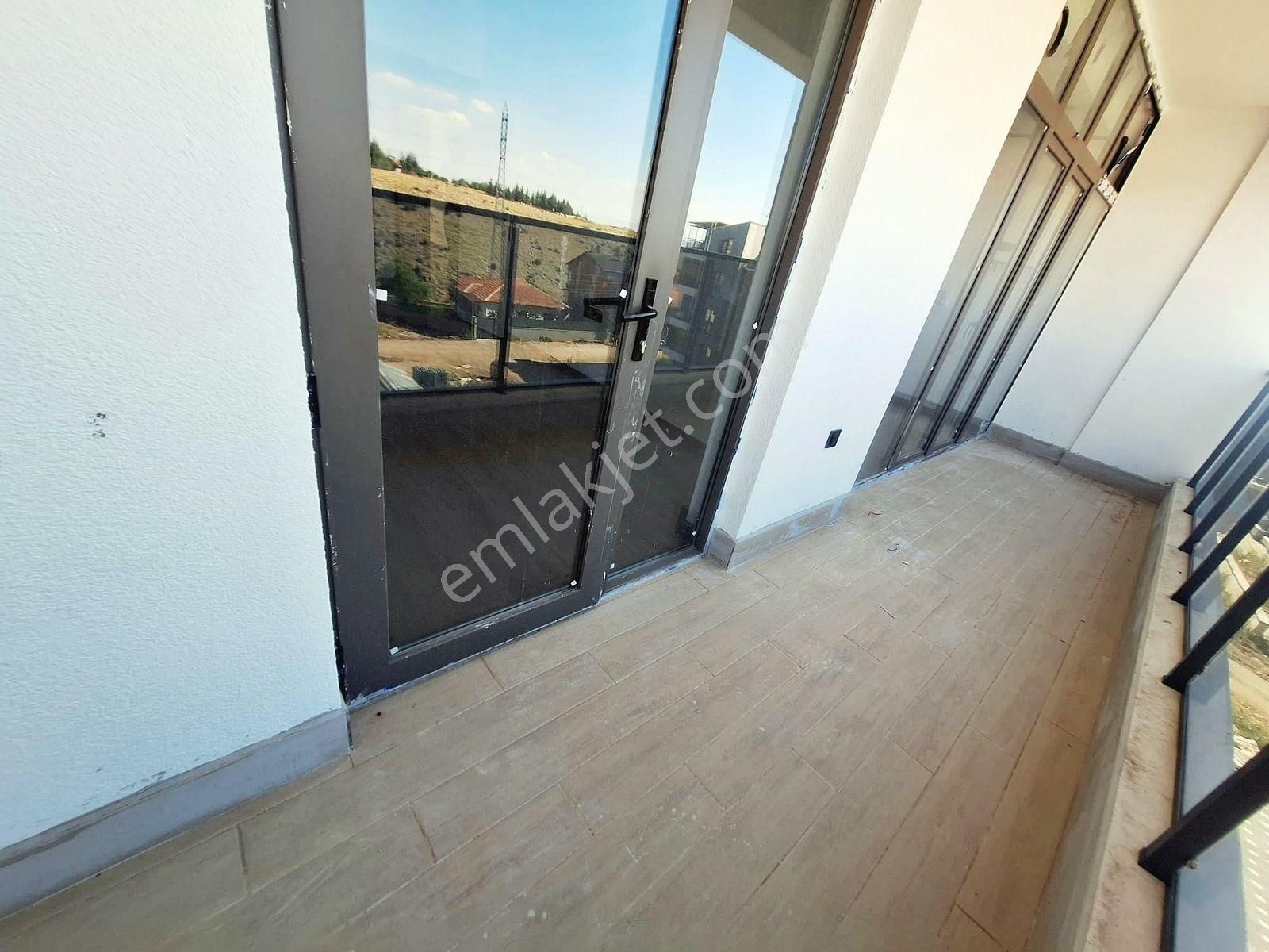 İncek Emlak'tan Geniş M2 Masrafsız İskanlı 1+1 Satılık Daire - Görsel 39