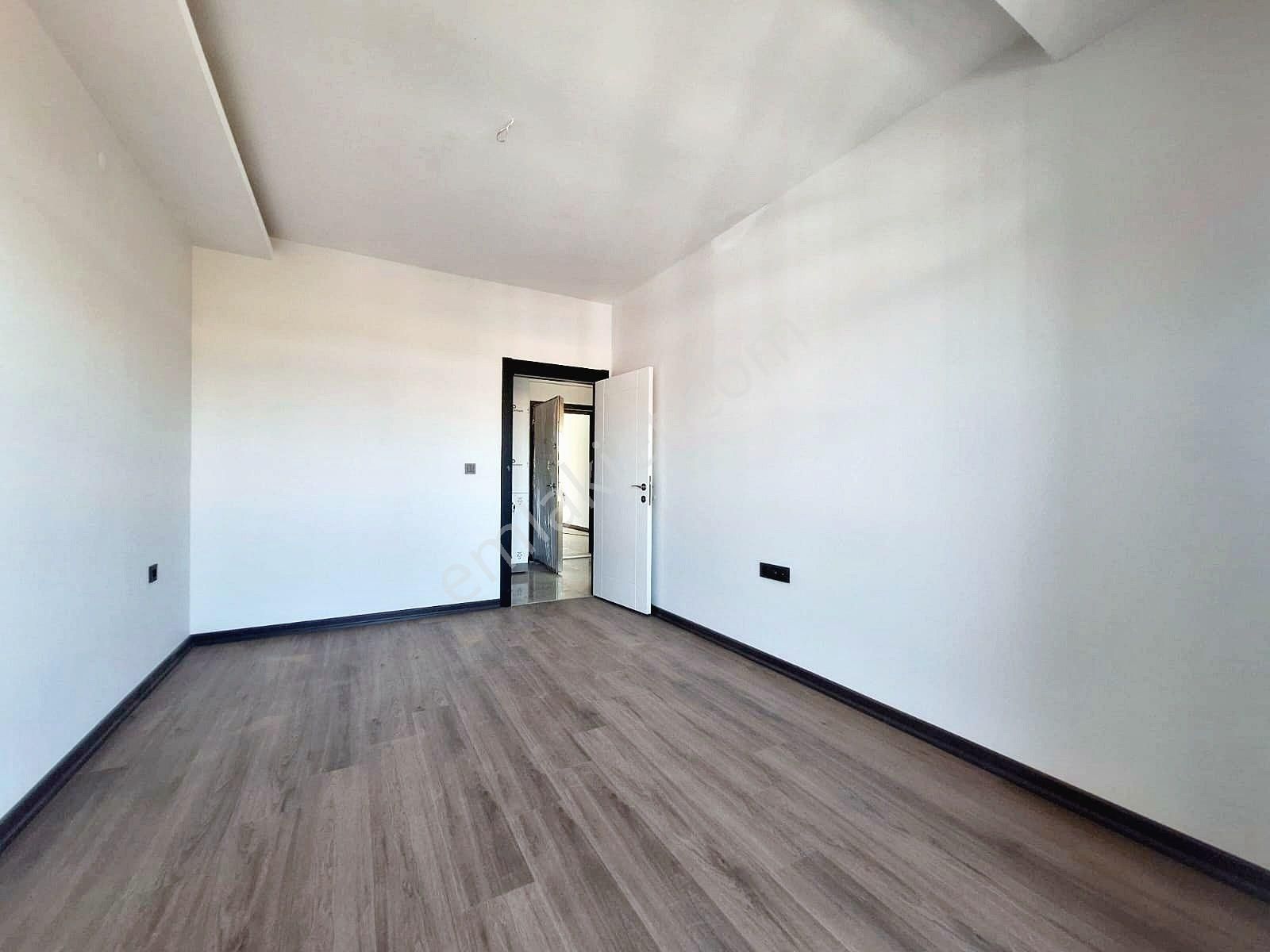 İncek Emlak'tan Geniş M2 Masrafsız İskanlı 1+1 Satılık Daire - Görsel 7