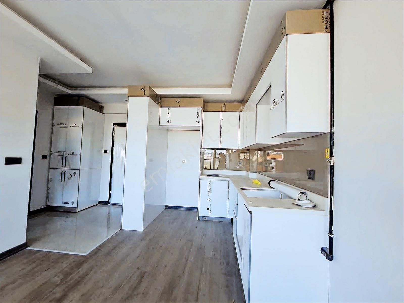 İncek Emlak'tan Geniş M2 Masrafsız İskanlı 1+1 Satılık Daire - Görsel 8