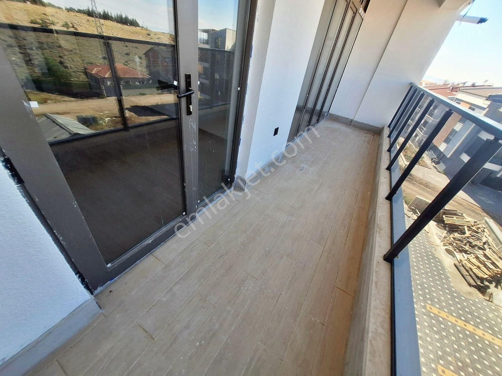 İncek Emlak'tan Geniş M2 Masrafsız İskanlı 1+1 Satılık Daire - Görsel 36