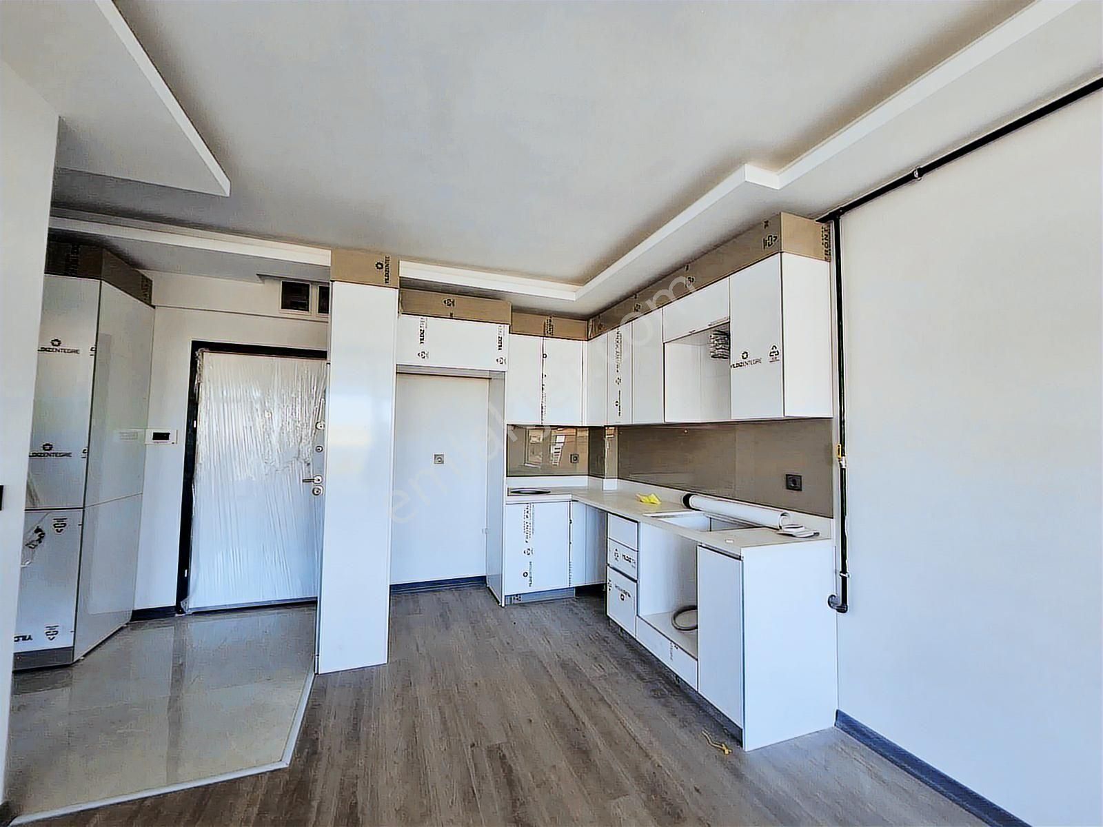 İncek Emlak'tan Geniş M2 Masrafsız İskanlı 1+1 Satılık Daire - Görsel 33