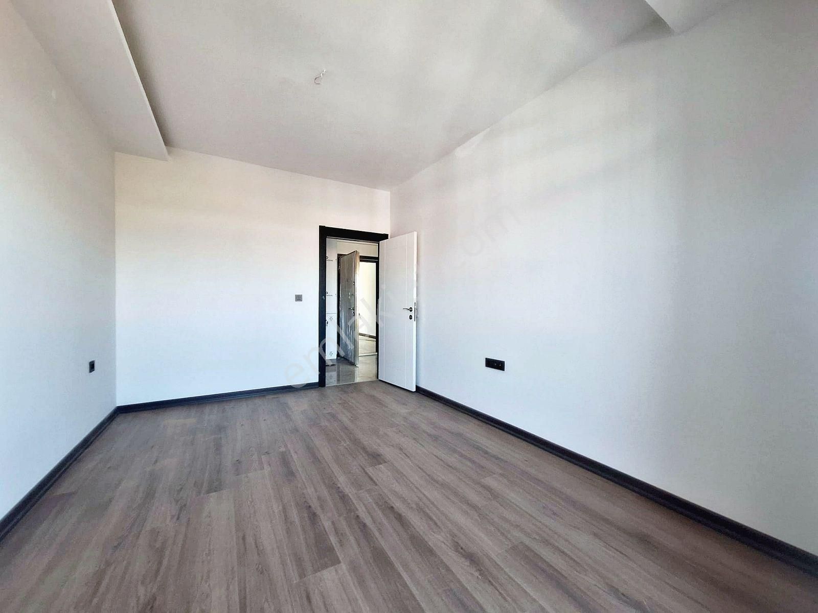 İncek Emlak'tan Geniş M2 Masrafsız İskanlı 1+1 Satılık Daire - Görsel 13