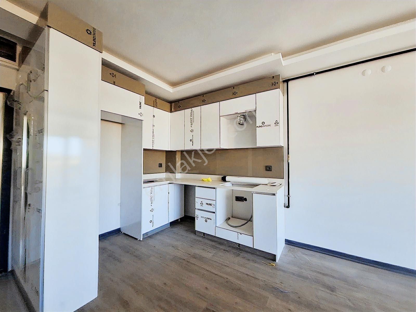 İncek Emlak'tan Geniş M2 Masrafsız İskanlı 1+1 Satılık Daire - Görsel 21