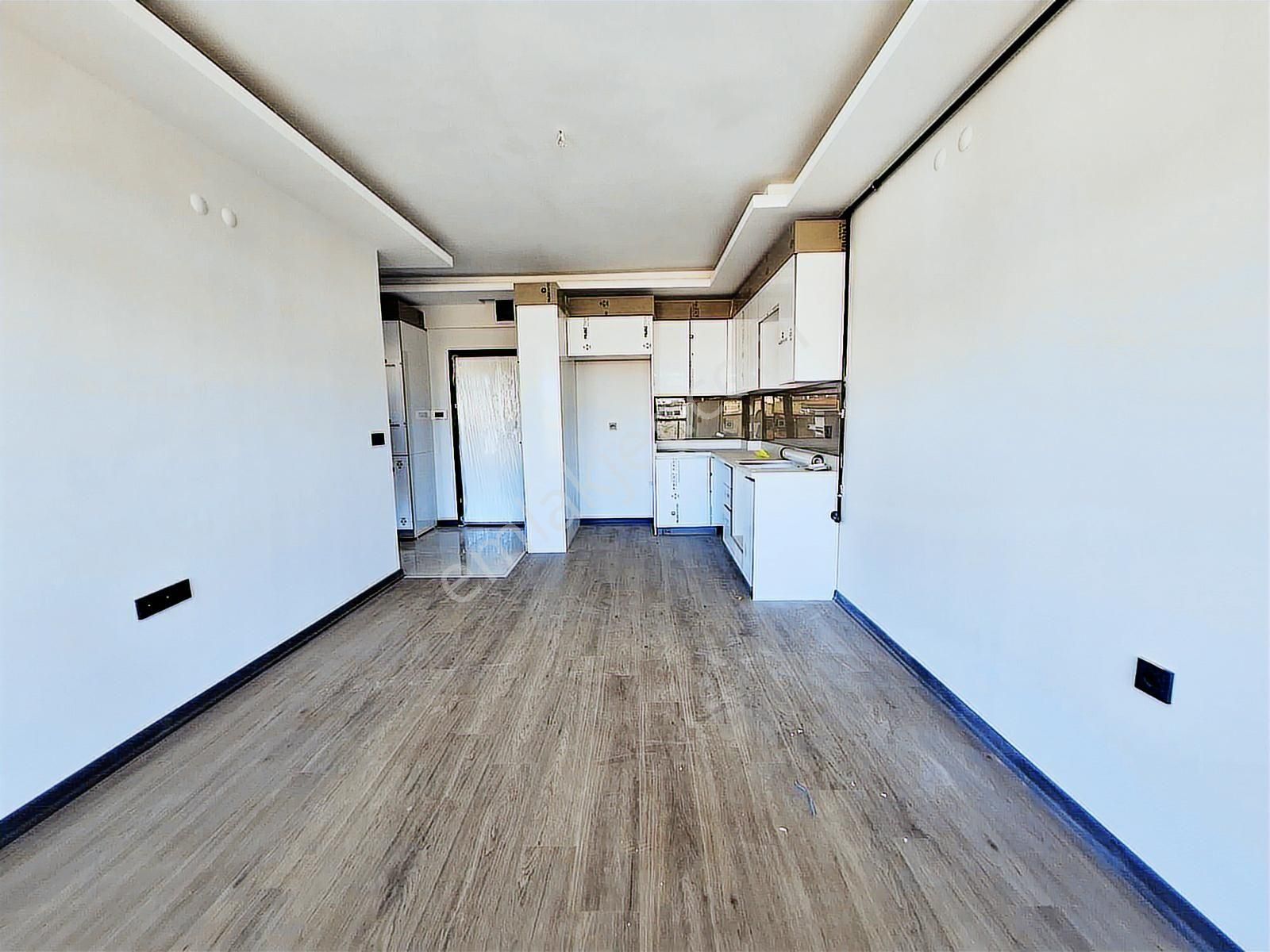 İncek Emlak'tan Geniş M2 Masrafsız İskanlı 1+1 Satılık Daire - Görsel 6