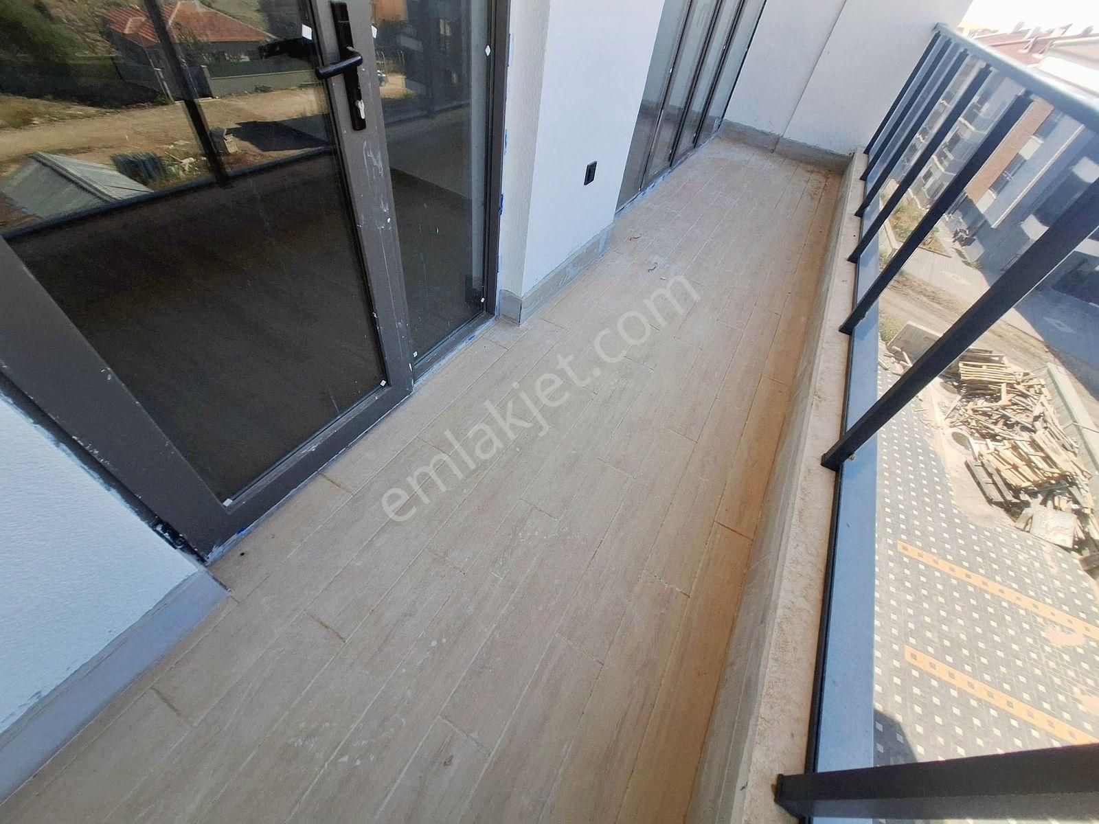 İncek Emlak'tan Geniş M2 Masrafsız İskanlı 1+1 Satılık Daire - Görsel 24