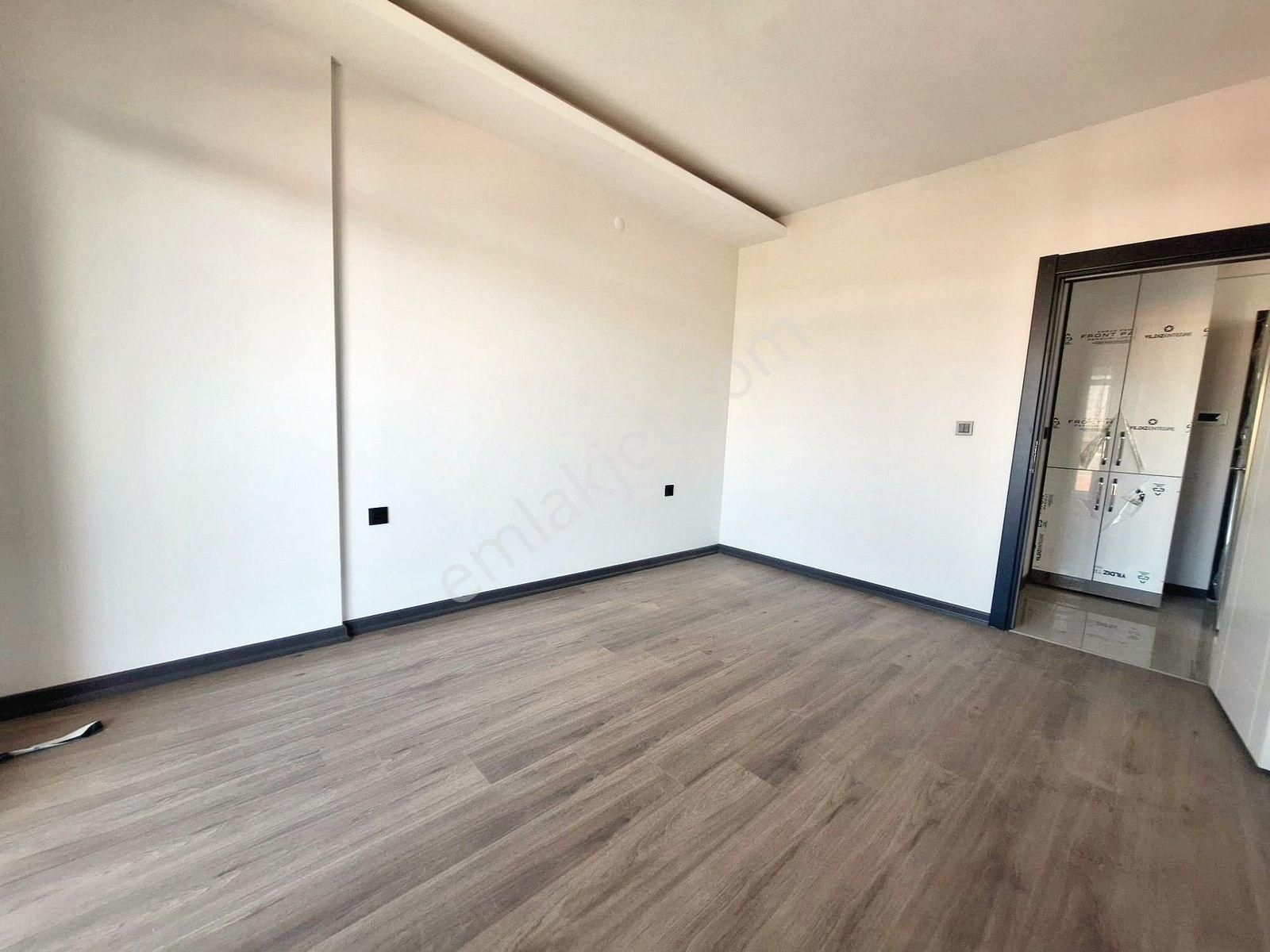 İncek Emlak'tan Geniş M2 Masrafsız İskanlı 1+1 Satılık Daire - Görsel 29