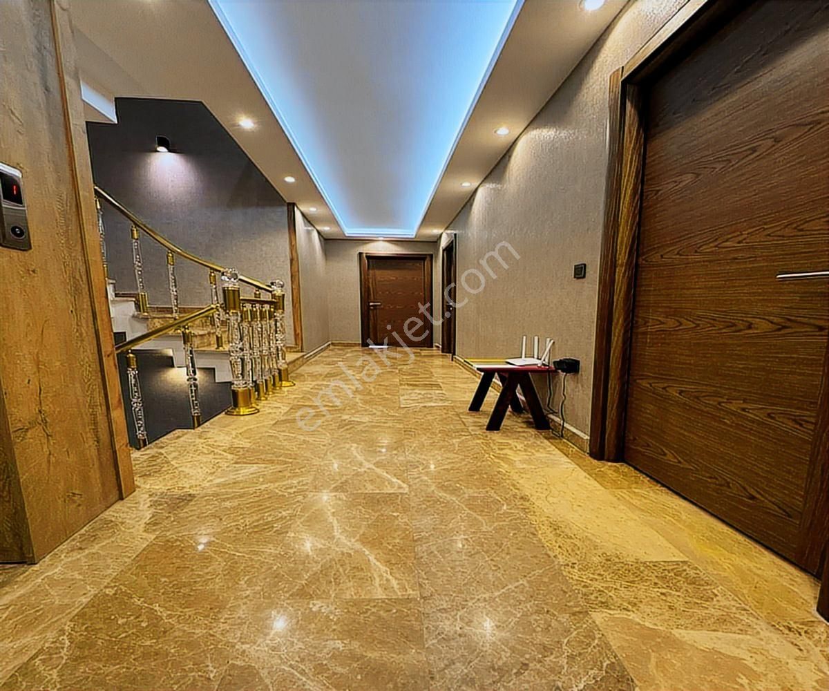 Full Konseptli Eşsiz Deniz Manzaralı Site İçi Asansörlü Villa - Görsel 23