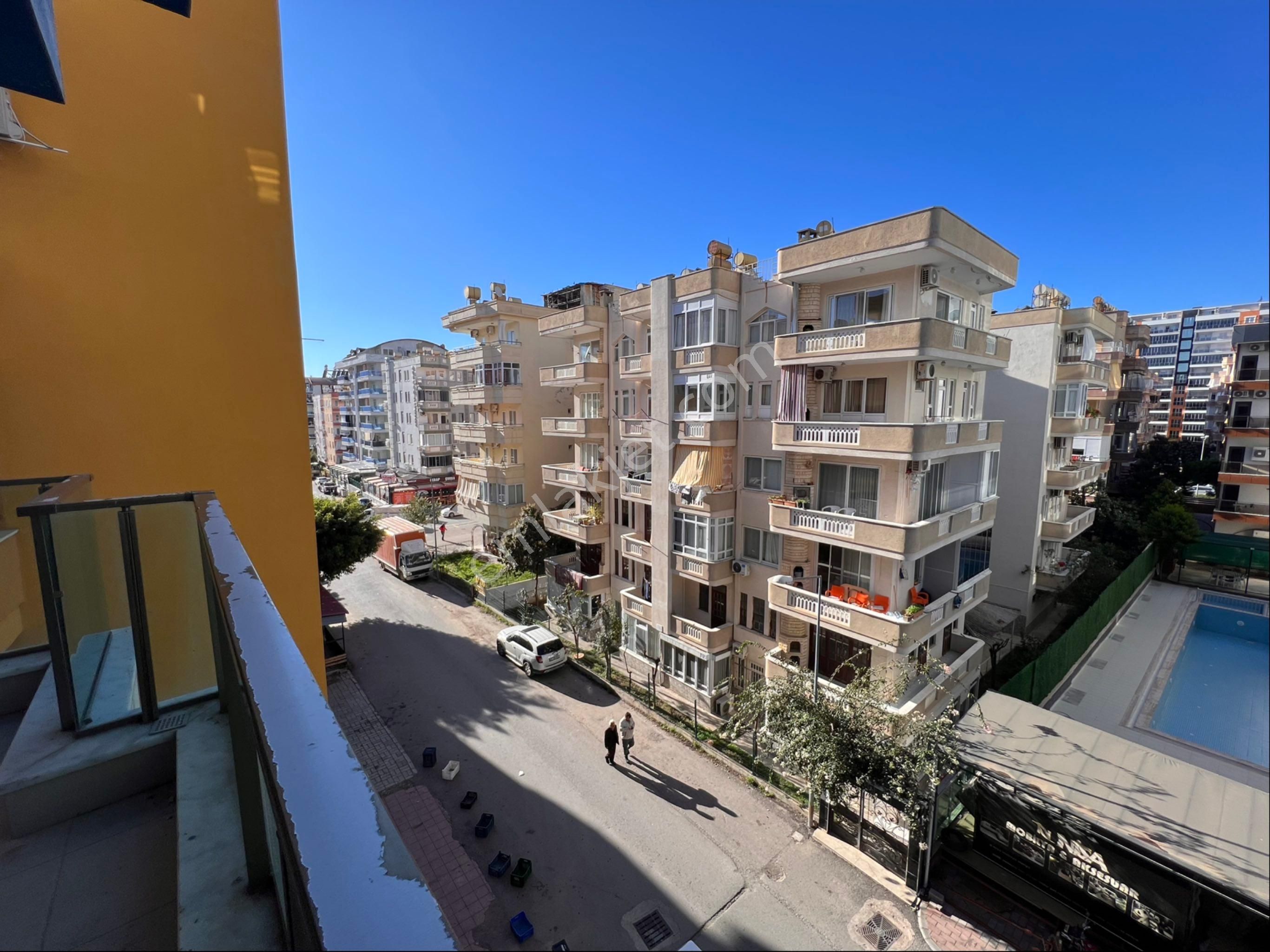 Alanya Mahmutlarda Merkezi Konumda Kiralık 3+1 Ayrı Mutfak Daire - Görsel 12
