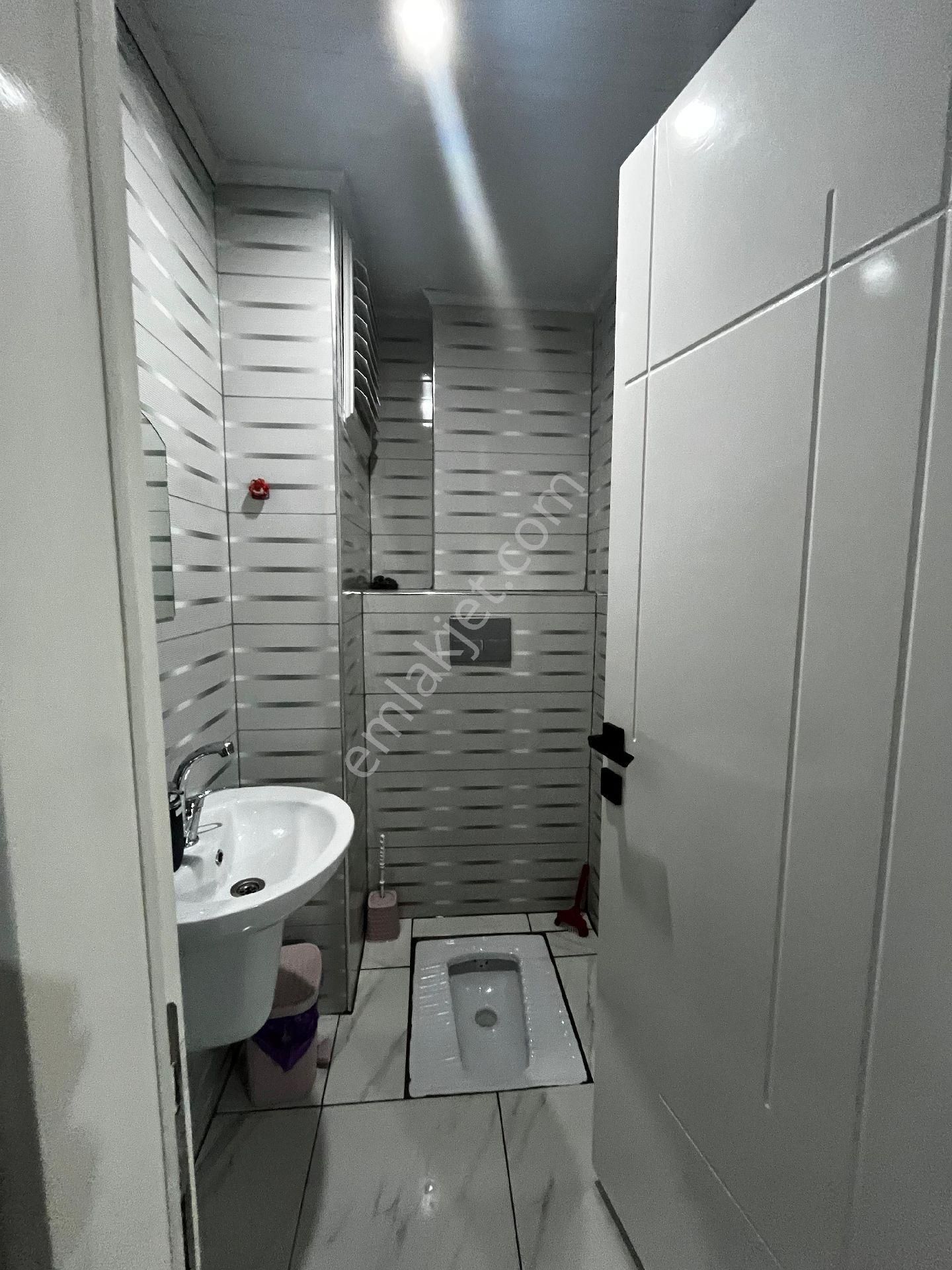 Satılık 1 Yaşında Daire!kırıklarsırtı Mah.3 Katlı Binanın Giriş Katı 120 M2 Oturumlu 3+1 A.m - Görsel 9