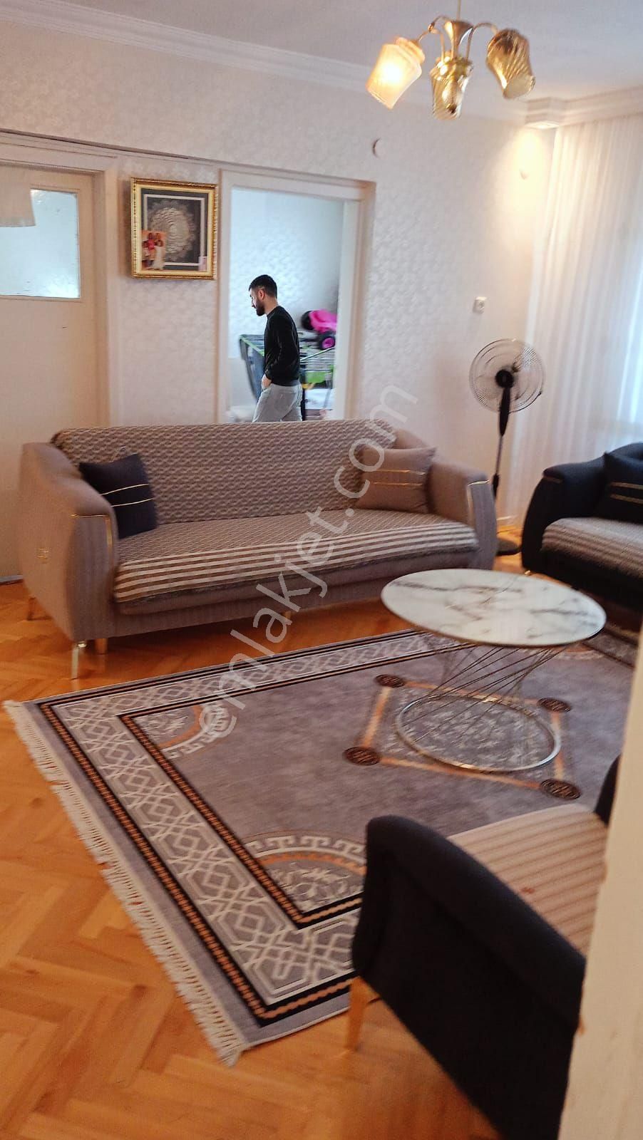 Plevne Mah*cadde Üzeri*2.ara Kat*110 M²*merkezi Konum*3+1*iskanlı*kredi Limiti Yok*çift Balkon - Görsel 4