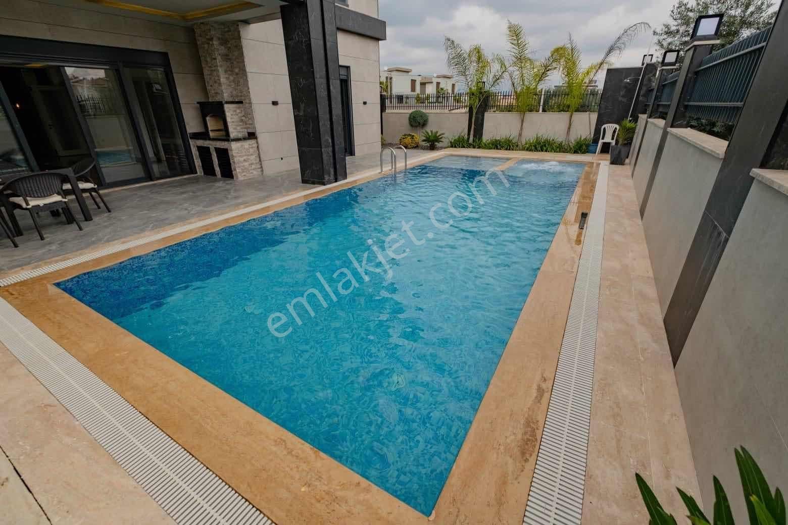 Acil Satılık Döşemealtı Yalınlı Mah. 5+1 Ultra Lüks Villa - Görsel 13