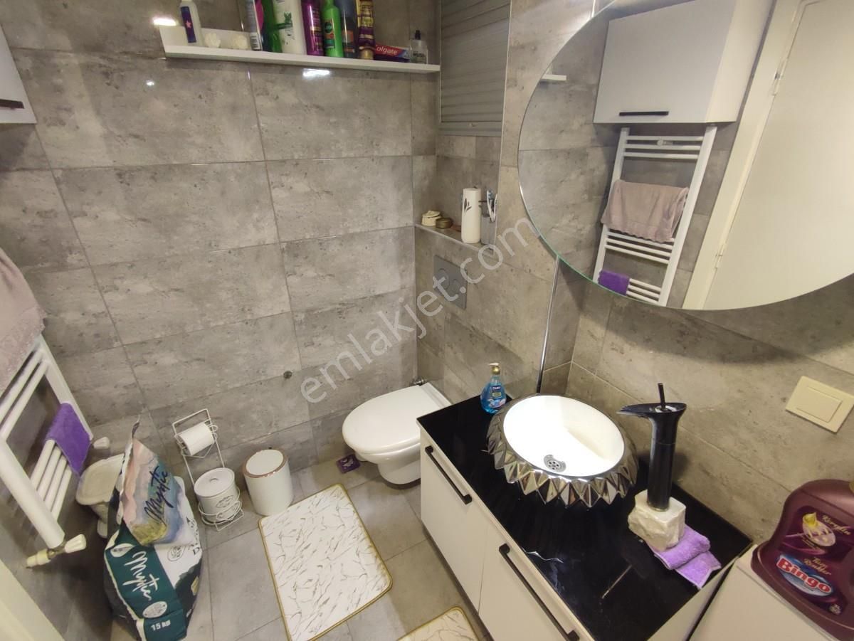 Karşıyaka Şemiklerde İzban Yakını Ara Kat Kiralık 2+1 Daire - Görsel 12