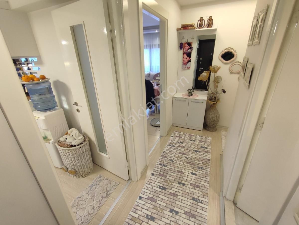 Karşıyaka Şemiklerde İzban Yakını Ara Kat Kiralık 2+1 Daire - Görsel 4