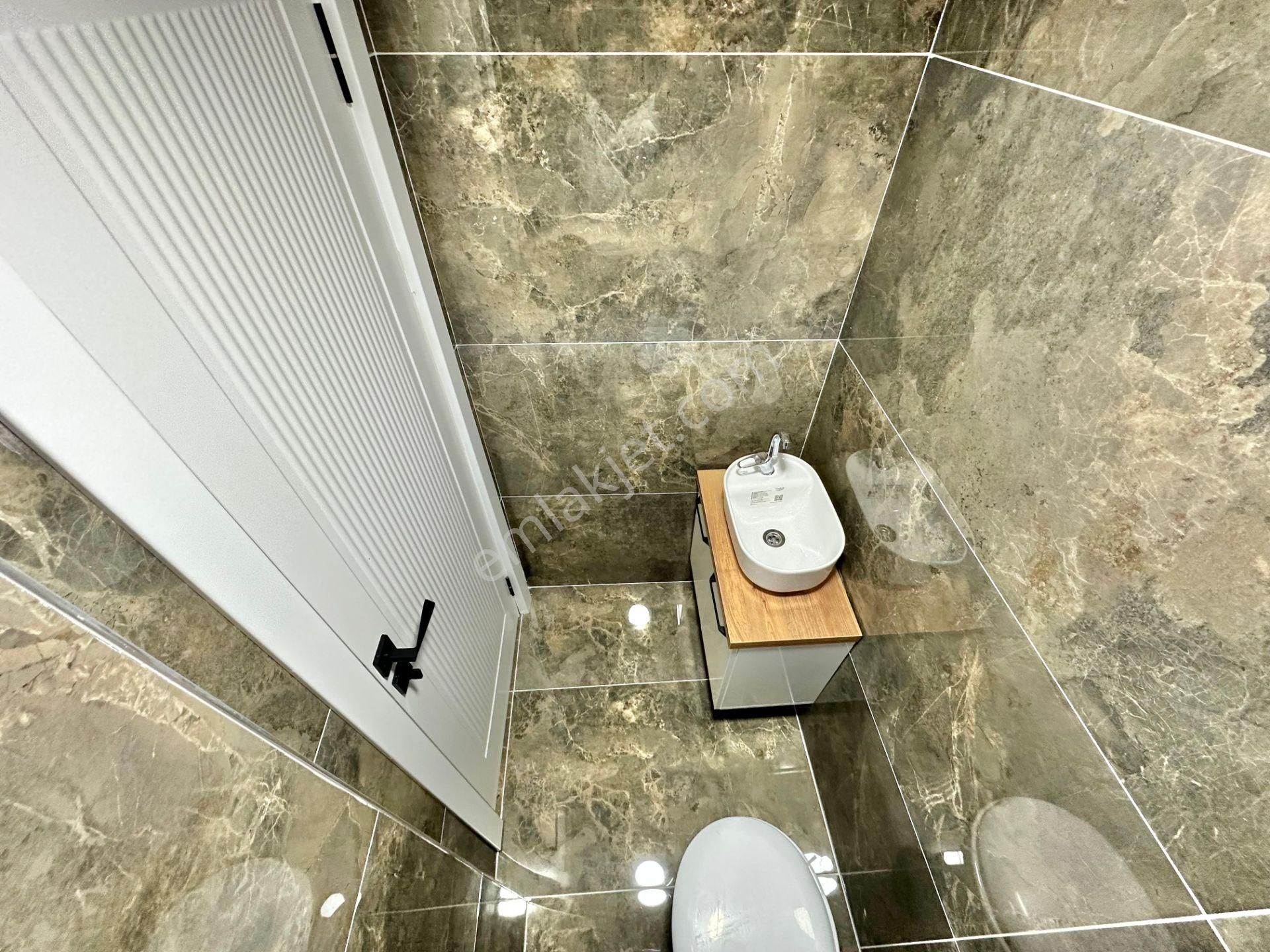 ꧁ay Emlaktan꧂ Akçay'da Ön Cephe Arakat İçi Komple Yapılı Panjurlu Satılık 3+1 Geniş Daire - Görsel 33