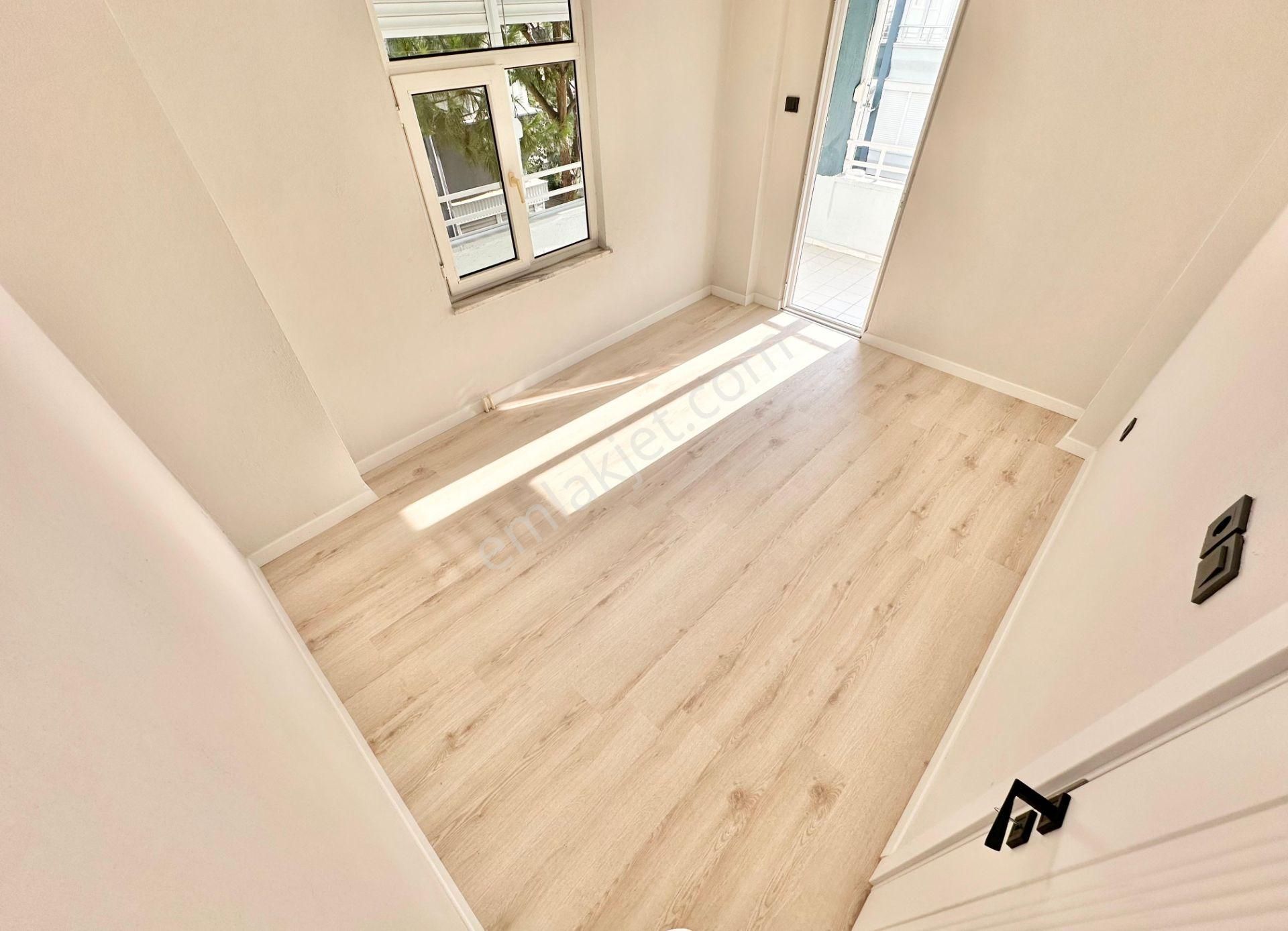 ꧁ay Emlaktan꧂ Akçay'da Ön Cephe Arakat İçi Komple Yapılı Panjurlu Satılık 3+1 Geniş Daire - Görsel 18