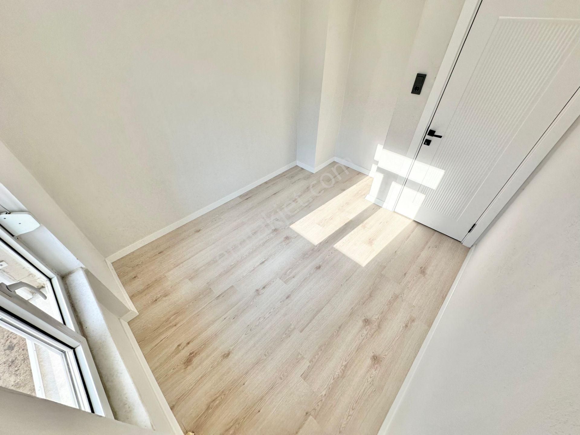 ꧁ay Emlaktan꧂ Akçay'da Ön Cephe Arakat İçi Komple Yapılı Panjurlu Satılık 3+1 Geniş Daire - Görsel 25