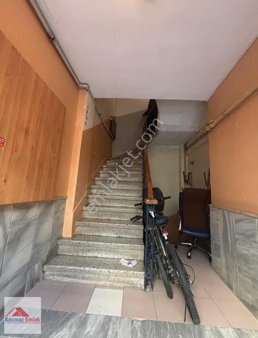 Dikkat !!! Fırsat Acill Kadıköyde Satılık 2+1 Eşyalı Dairemiz