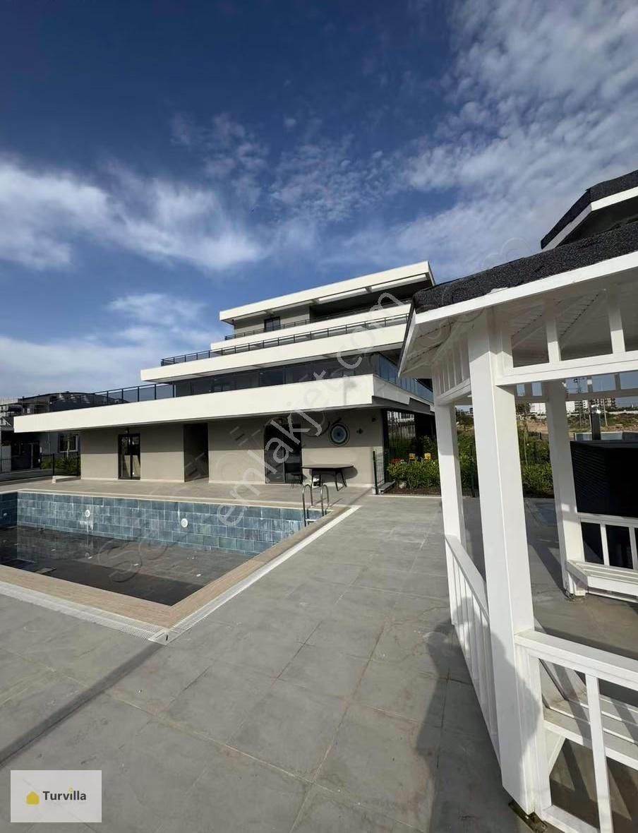 Antalya Altıntaşda Özel Bahçeli Kiralık 1+1 Eşyalı Daire