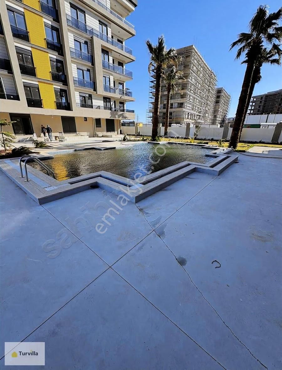 Rezidansda Havuz Başı 1+1 Ultra Lüks Satılık Daire